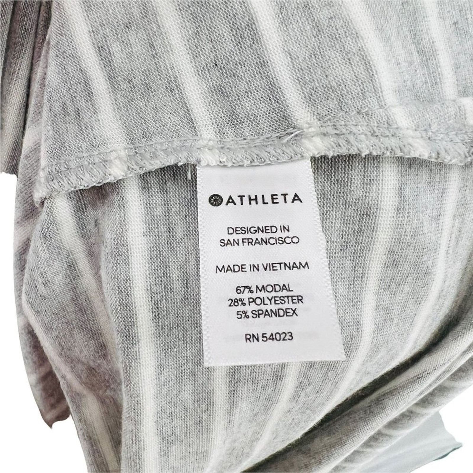 Athleta Athleta Threadlight Striped Long Sleeve Shirt Grey Cream Size S / US 4 / IT 40 - 6 Thumbnail