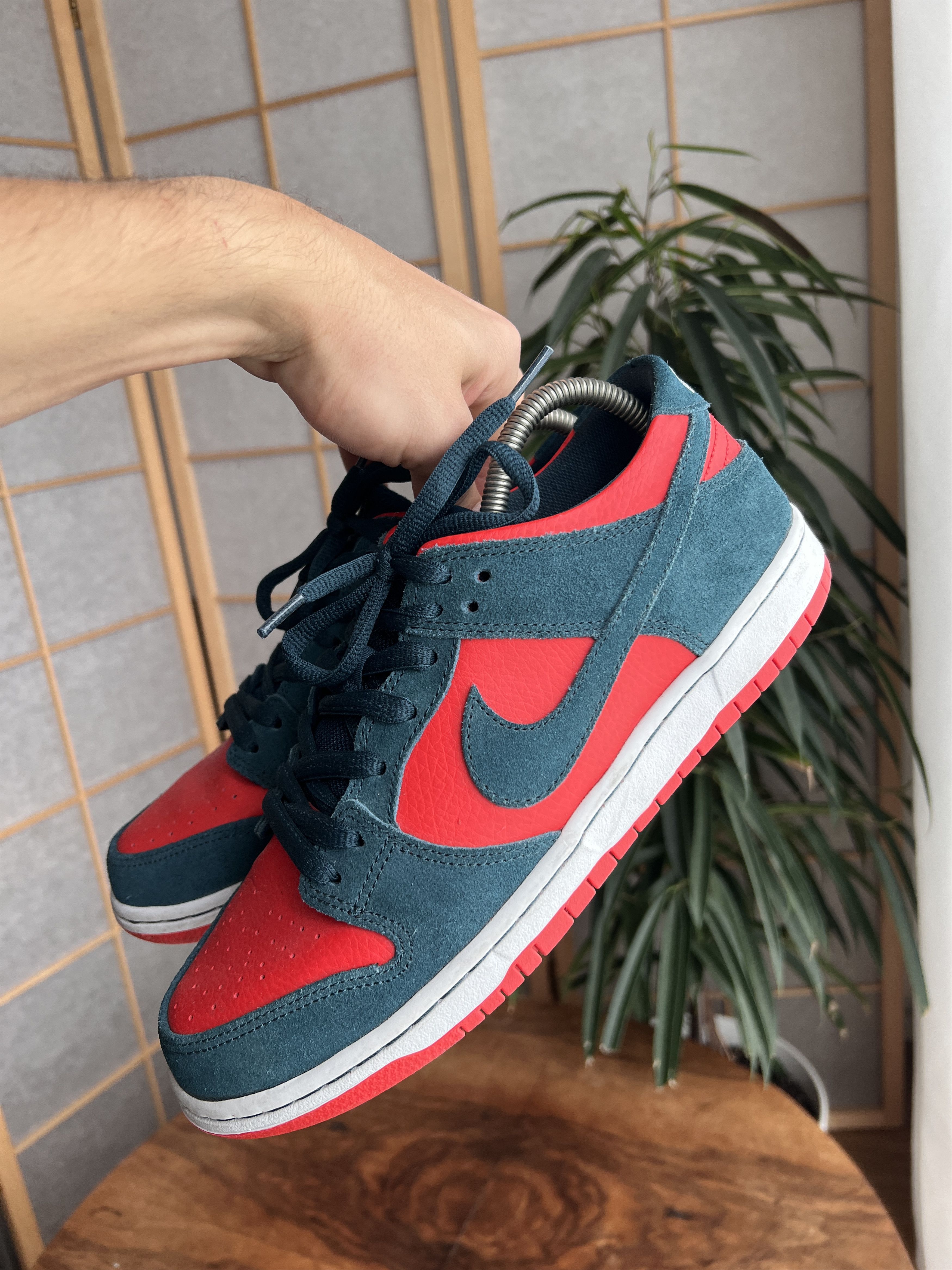 Nike SB Rare! Nike SB Zoom Dunk Low Reverse Shark sneakers shoes Size US 9 / EU 42 - 4 Thumbnail