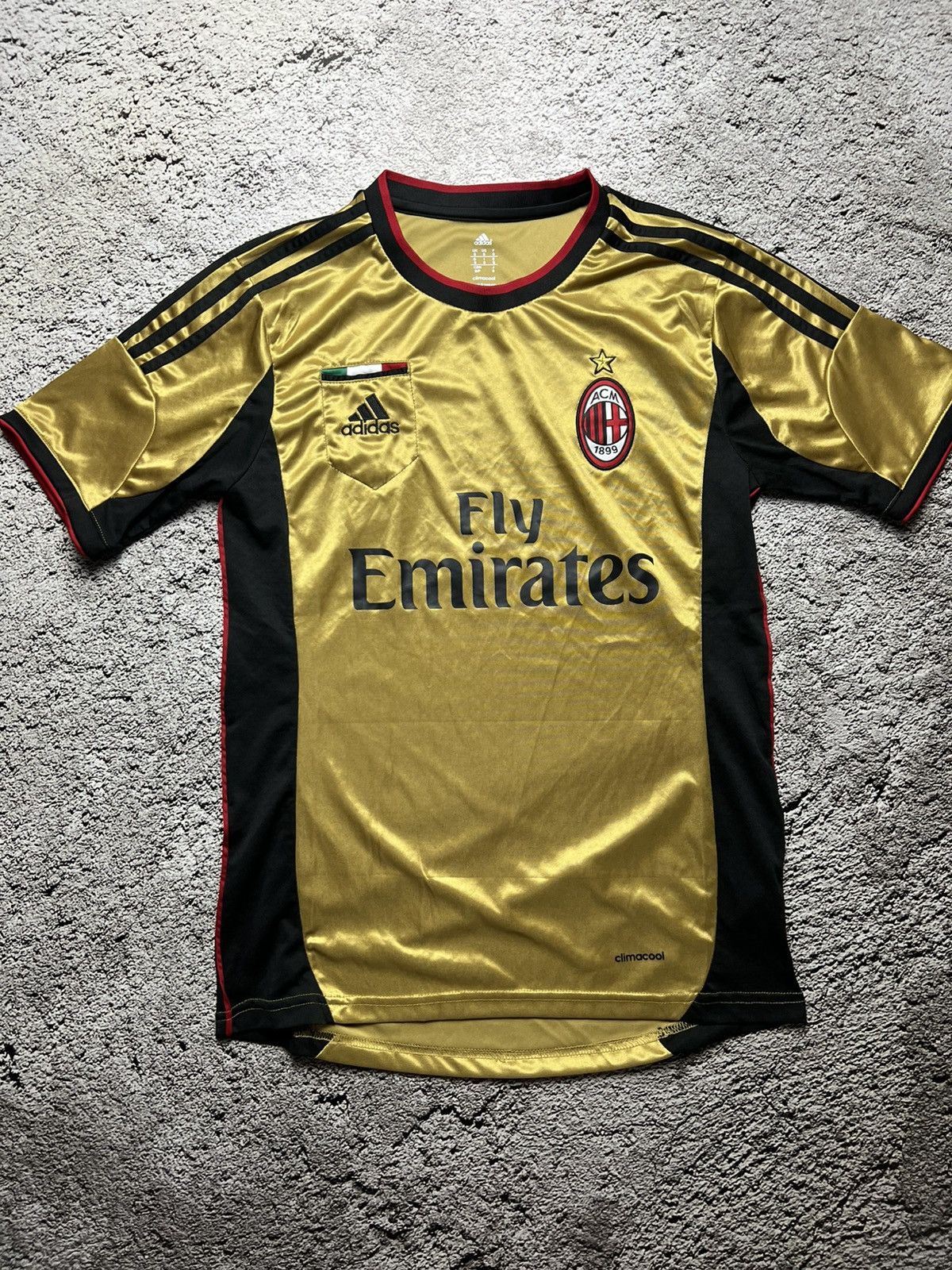 Adidas 2013-2014 ACM Milan adidas vintage rare third kit jersey Size US S / EU 44-46 / 1 - 1 Thumbnail
