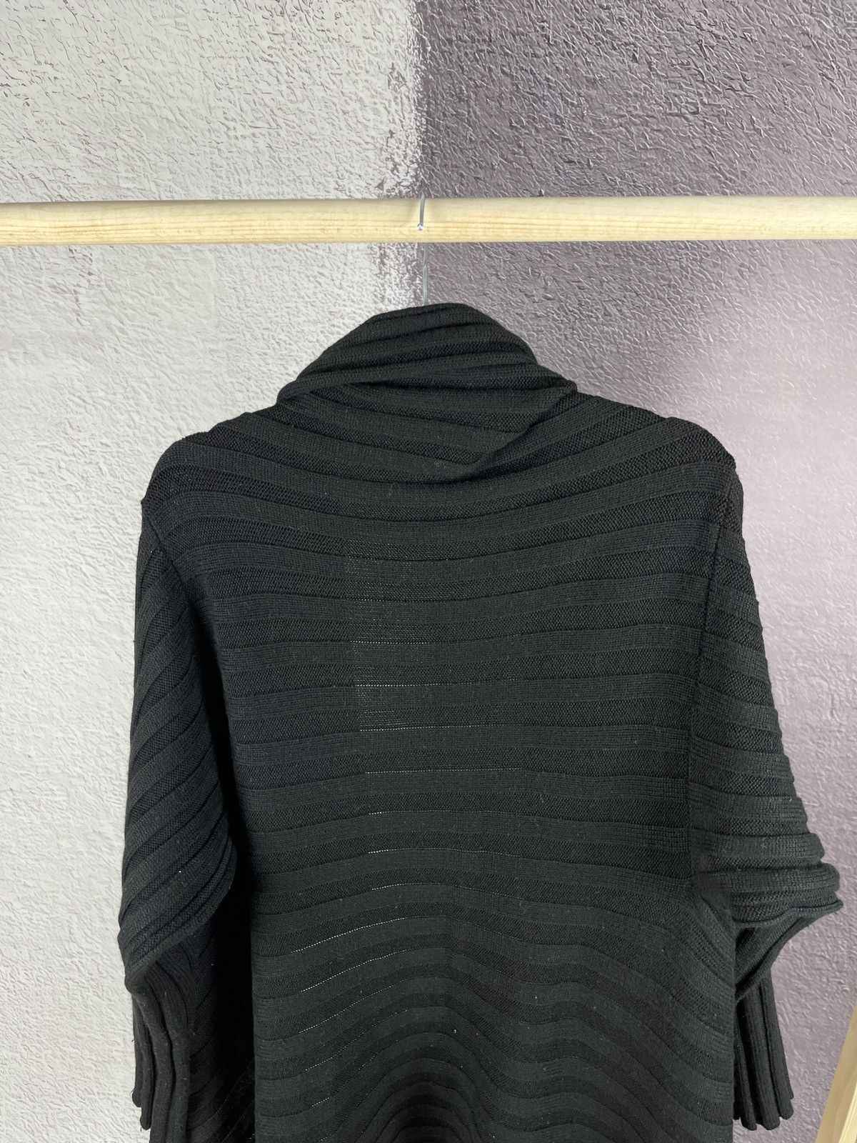 Carlo Colucci Carlo Colucci wool avant garde asymmetric cardigan Size L / US 10 / IT 46 - 14 Thumbnail