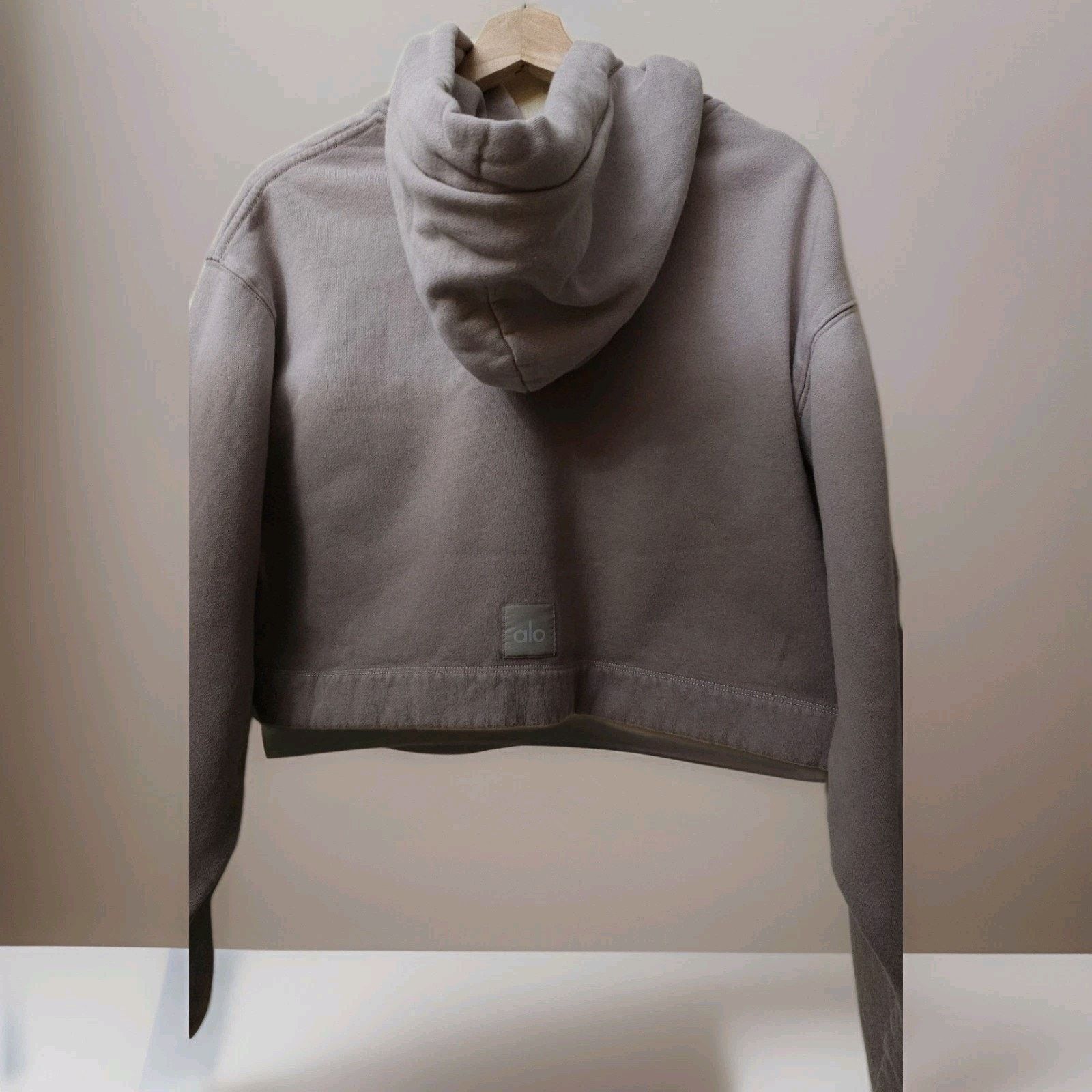 Alo Alo Yoga Women’s Ivory Muse Hoodie Cropped Size XS Size XS / US 0-2 / IT 36-38 - 3 Thumbnail