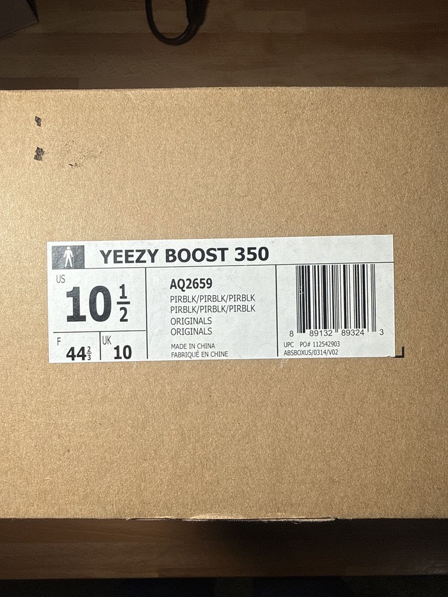 Yeezy Yeezy 350 Pirate Black 2015 Size US 10.5 / EU 43-44 - 8 Thumbnail