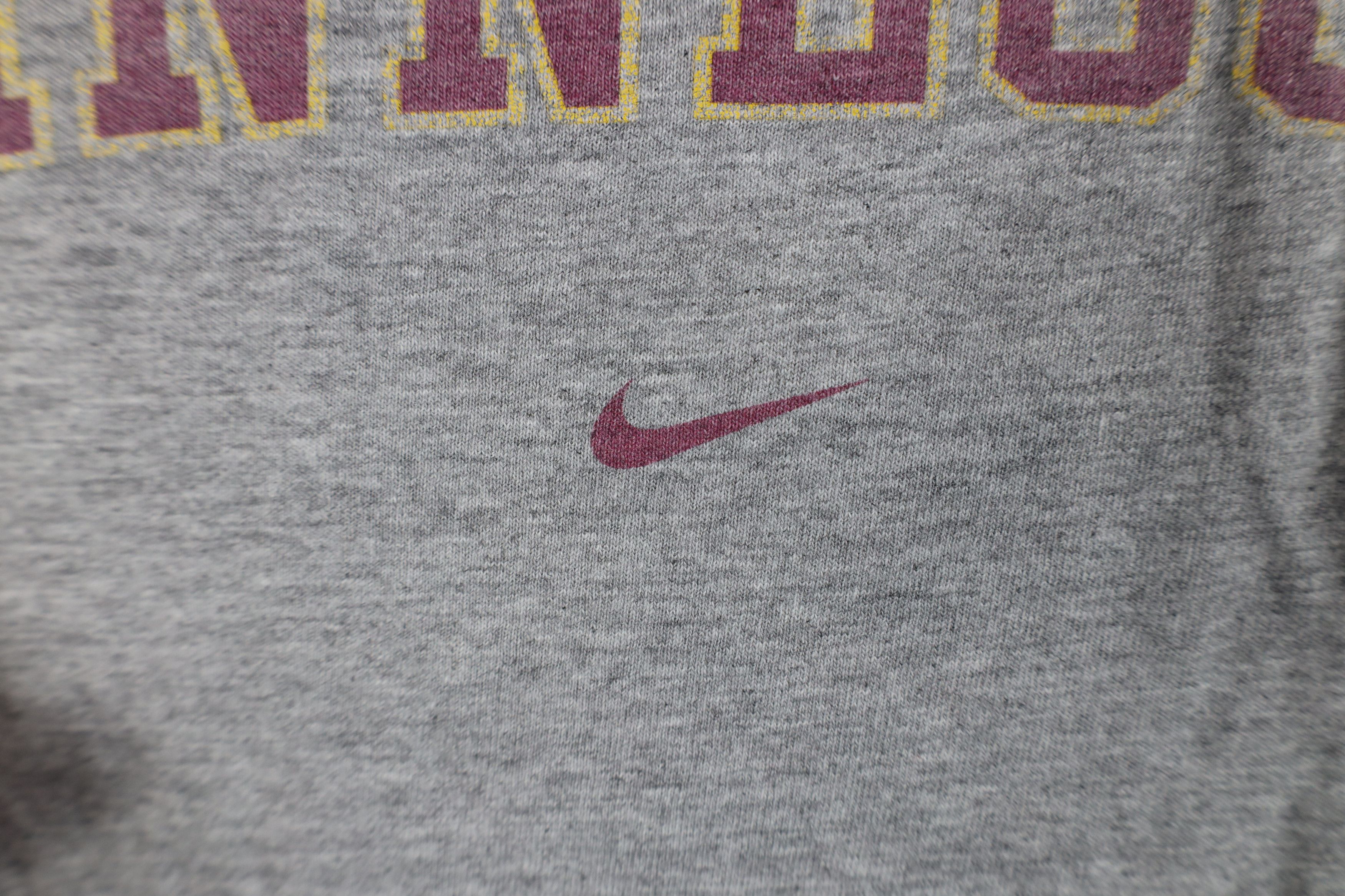Nike Vintage Nike Center Swoosh University of Minnesota T-Shirt Size US L / EU 52-54 / 3 - 6 Thumbnail