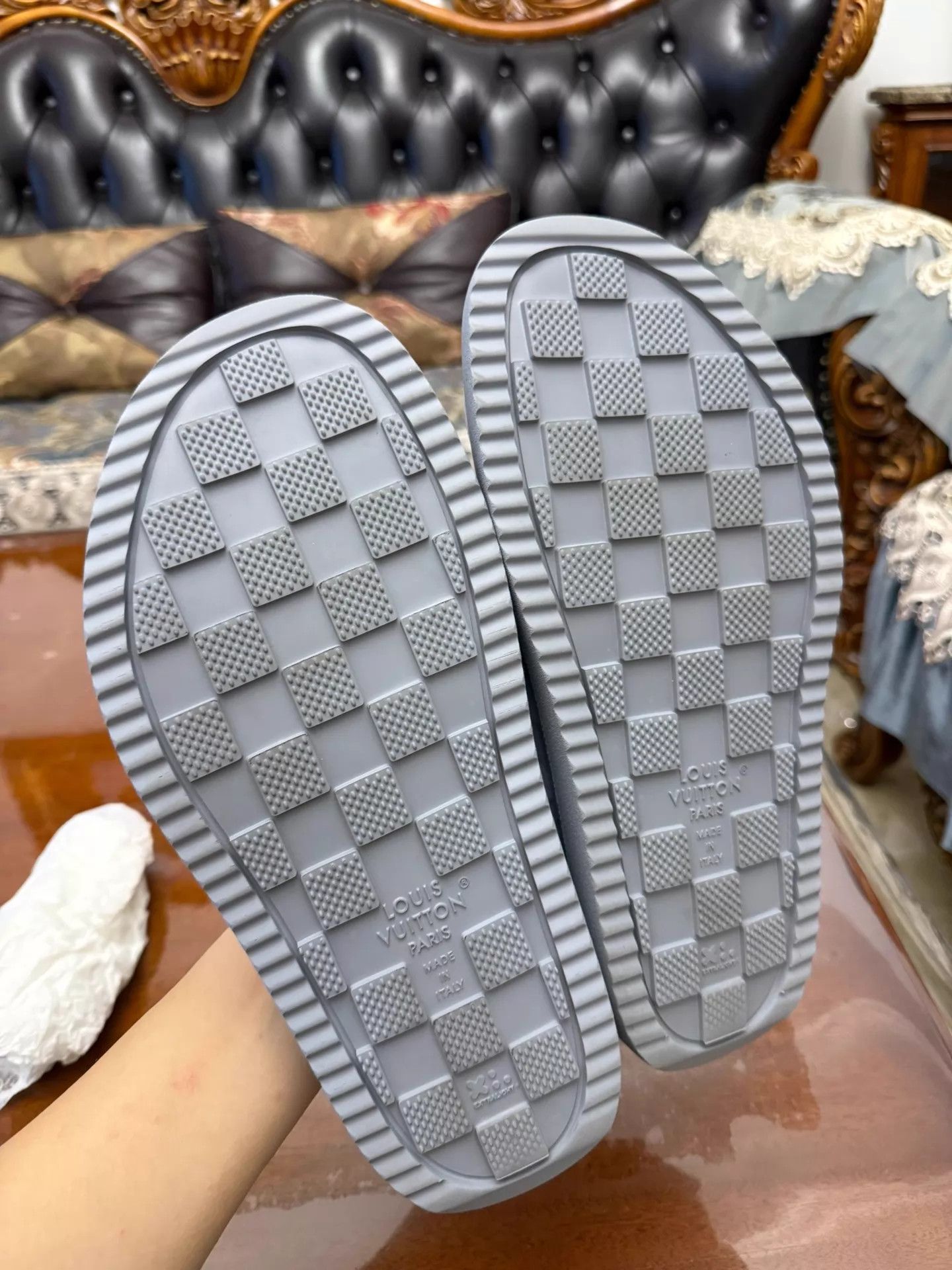 Louis Vuitton LV Easy Blue Suede Monogram Closed Toe Mule 41 Unisex Size US 8 / EU 41 - 7 Thumbnail