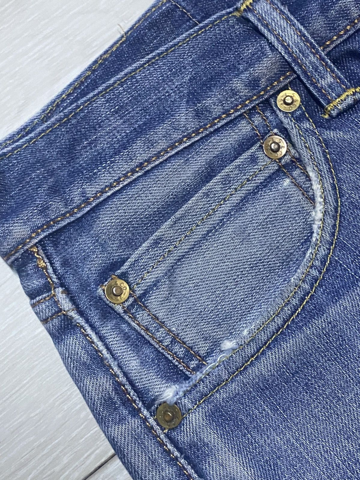 Levi's Vintage Levis 501 Y2K Faded Wash Distressed Loose Jeans Size US 33 - 11 Thumbnail