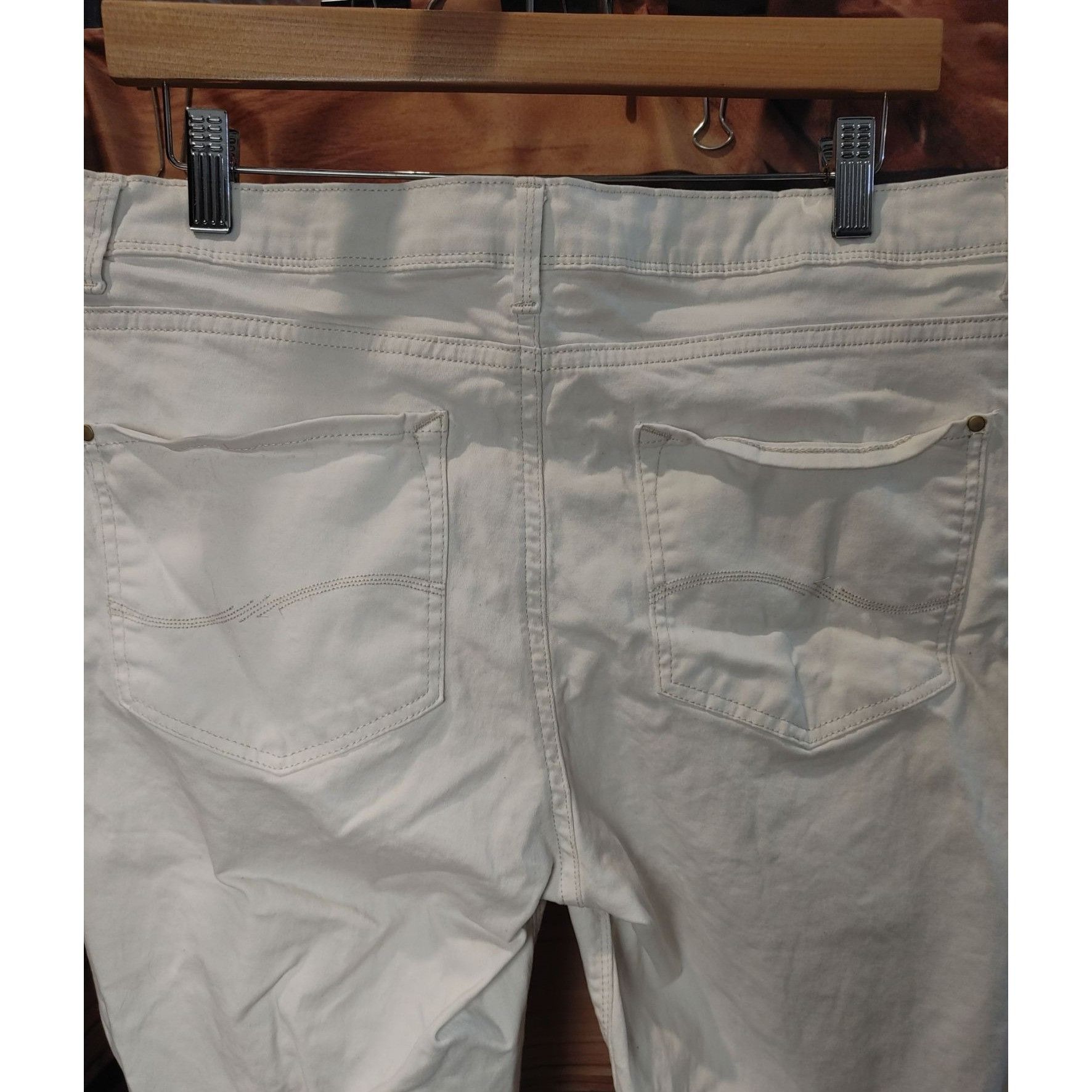 Lee Lee Women's White Modern Series Mid Rise Fit Shorts 16 M Size 38" / US 16 / IT 52 - 2 Thumbnail