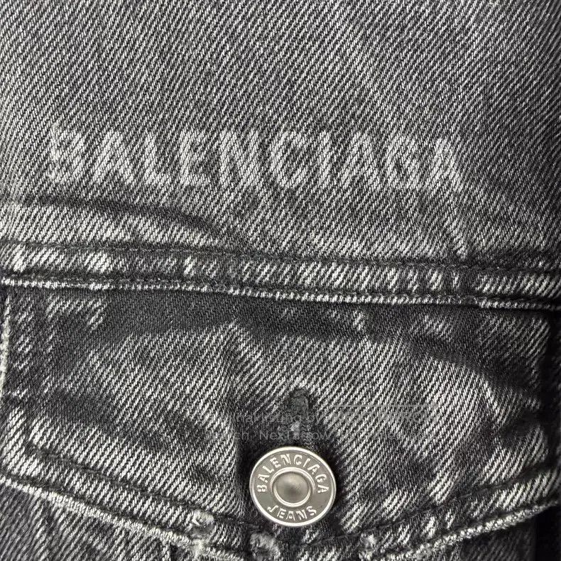 Balenciaga Balenciaga Smiley Print Denim Jacket Size US L / EU 52-54 / 3 - 4 Thumbnail
