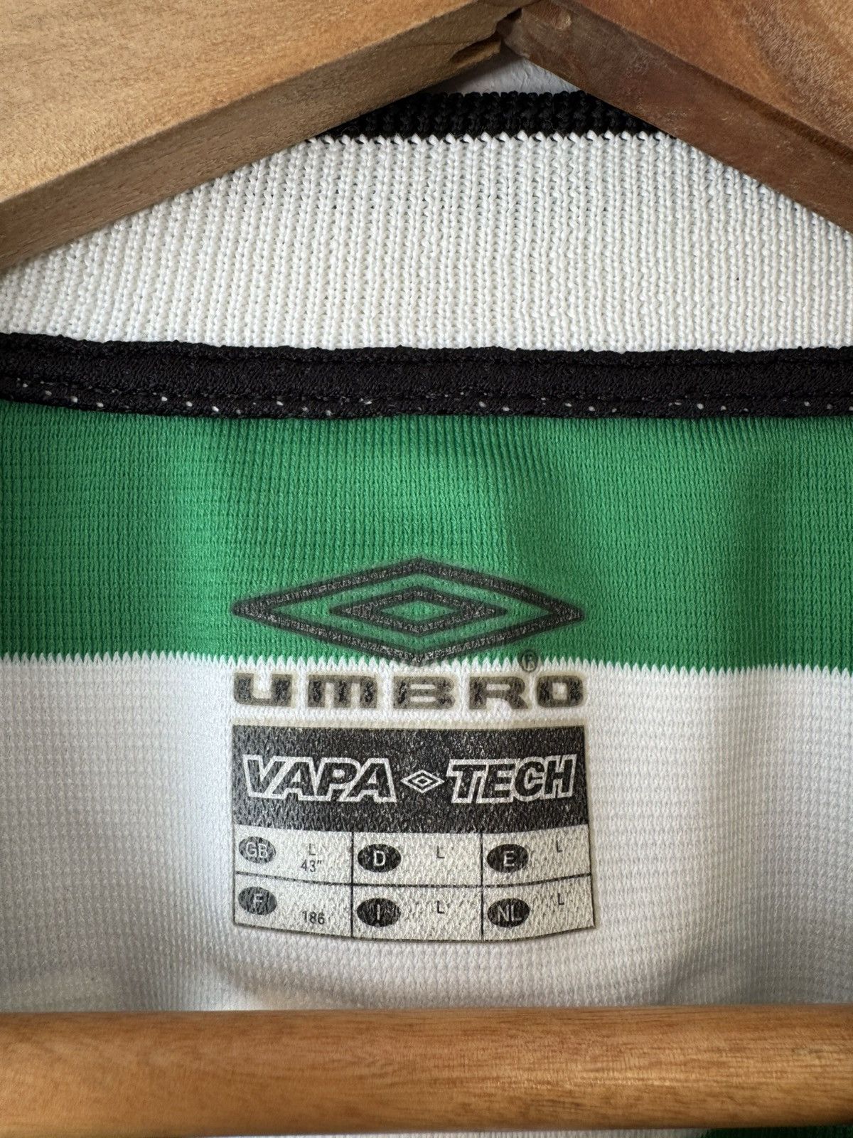 Umbro Maloney #29 Celtic 2001-2003 Home Signed Longsleeve Jersey Size US L / EU 52-54 / 3 - 18 Thumbnail