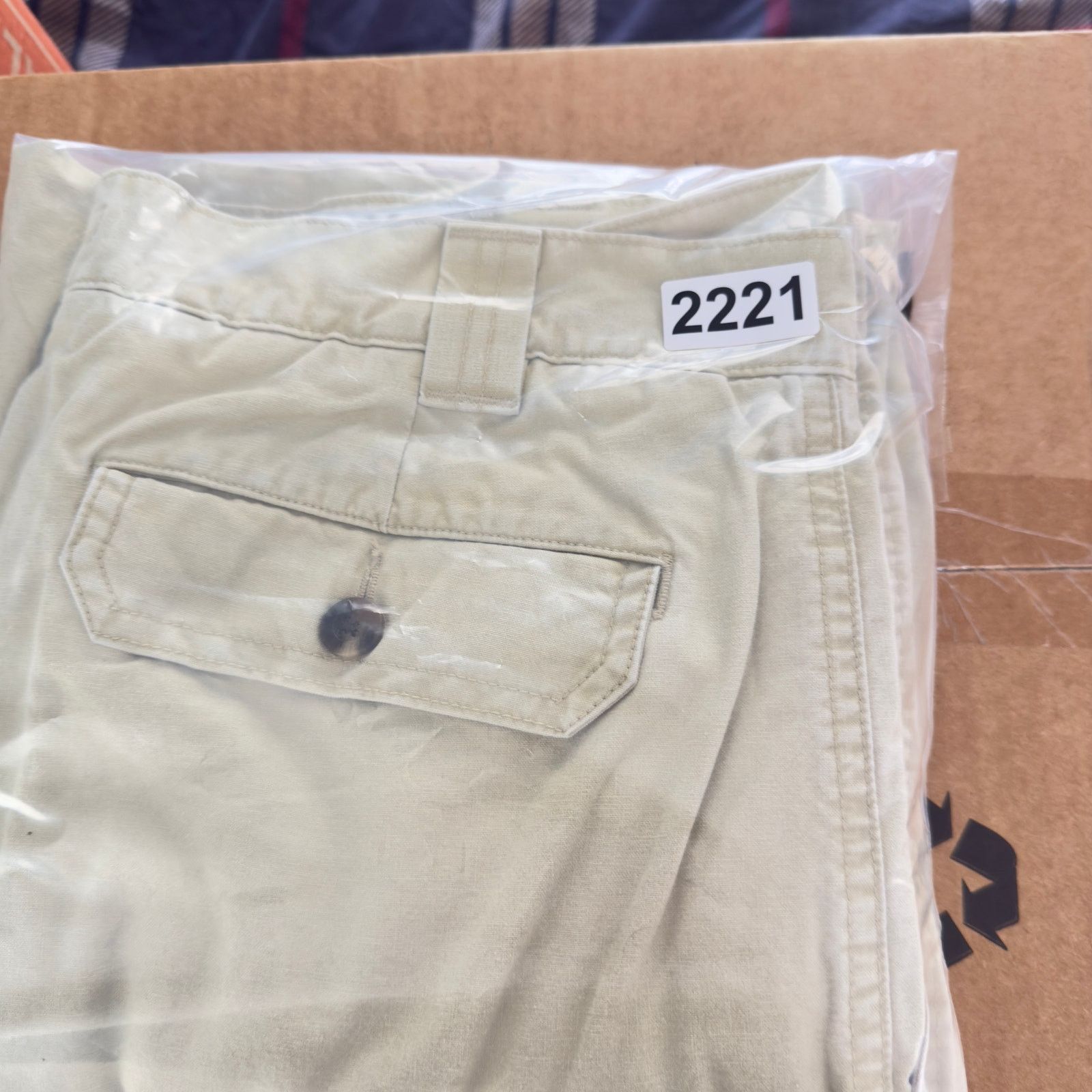 L.L. Bean LL Bean Classic Fit Cargo Pant W33 L30 301315 Cream Tropic Size US 33 - 14 Thumbnail