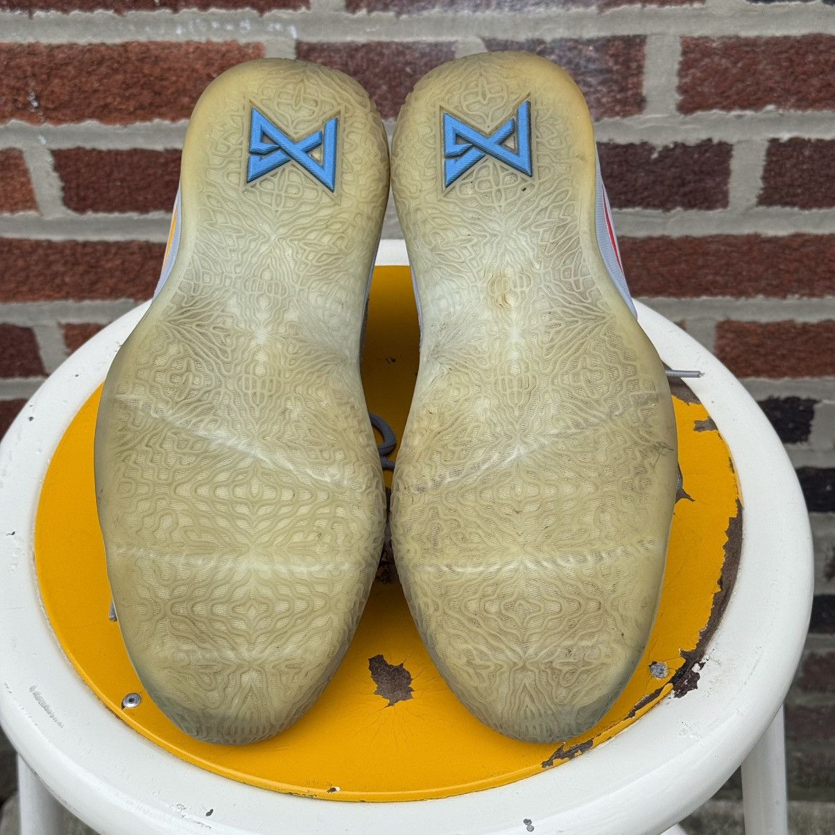 Nike × Playstation × Vintage Nike PG 2.5 x PlayStation Grey Sneakers Size 6Y Size US 6 / EU 39 - 18 Thumbnail