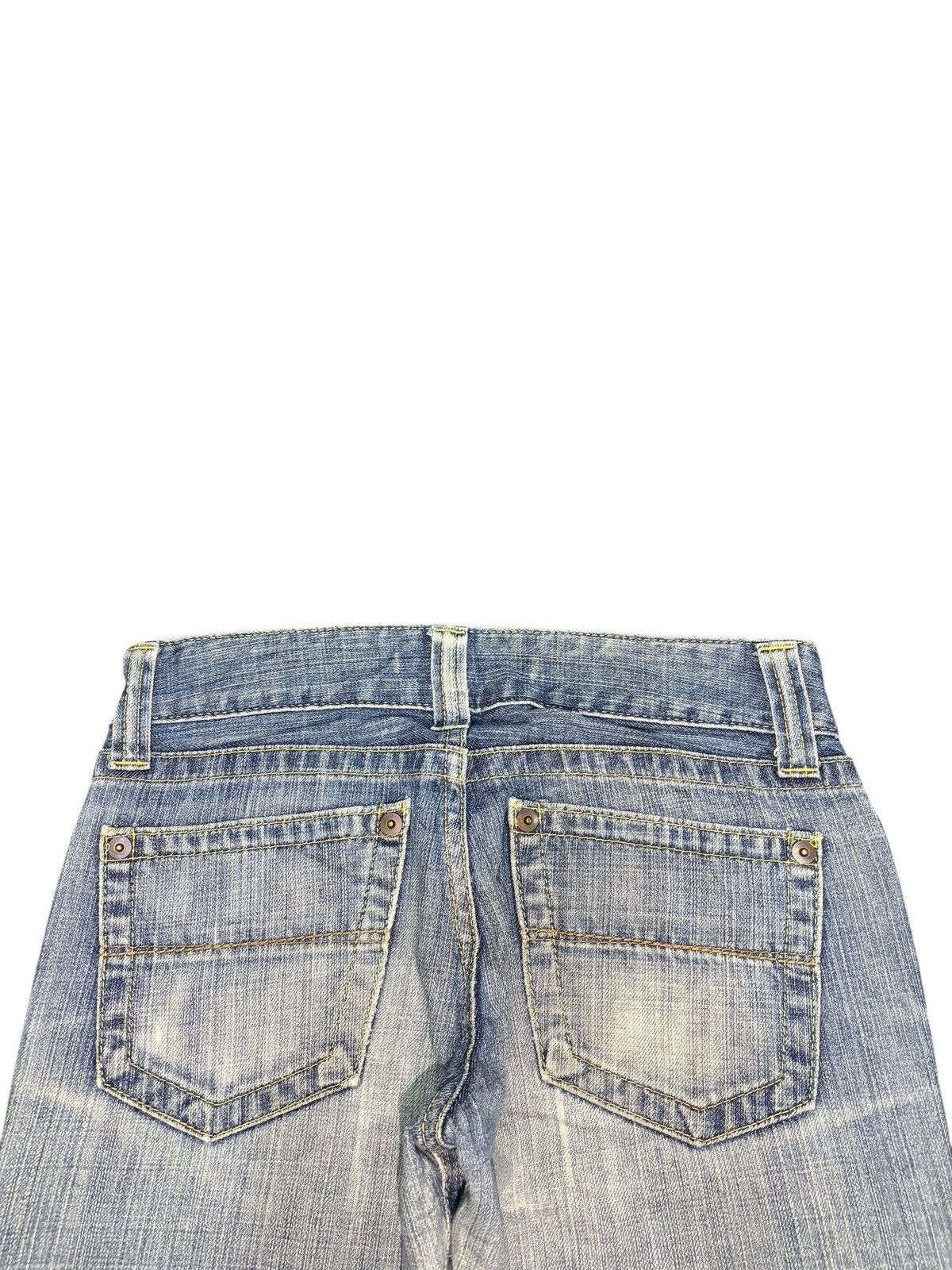 Uniqlo Vintage Japanese Uniqlo Distress Low Rise Flare Jeans Size 28" / US 6 / IT 42 - 4 Thumbnail