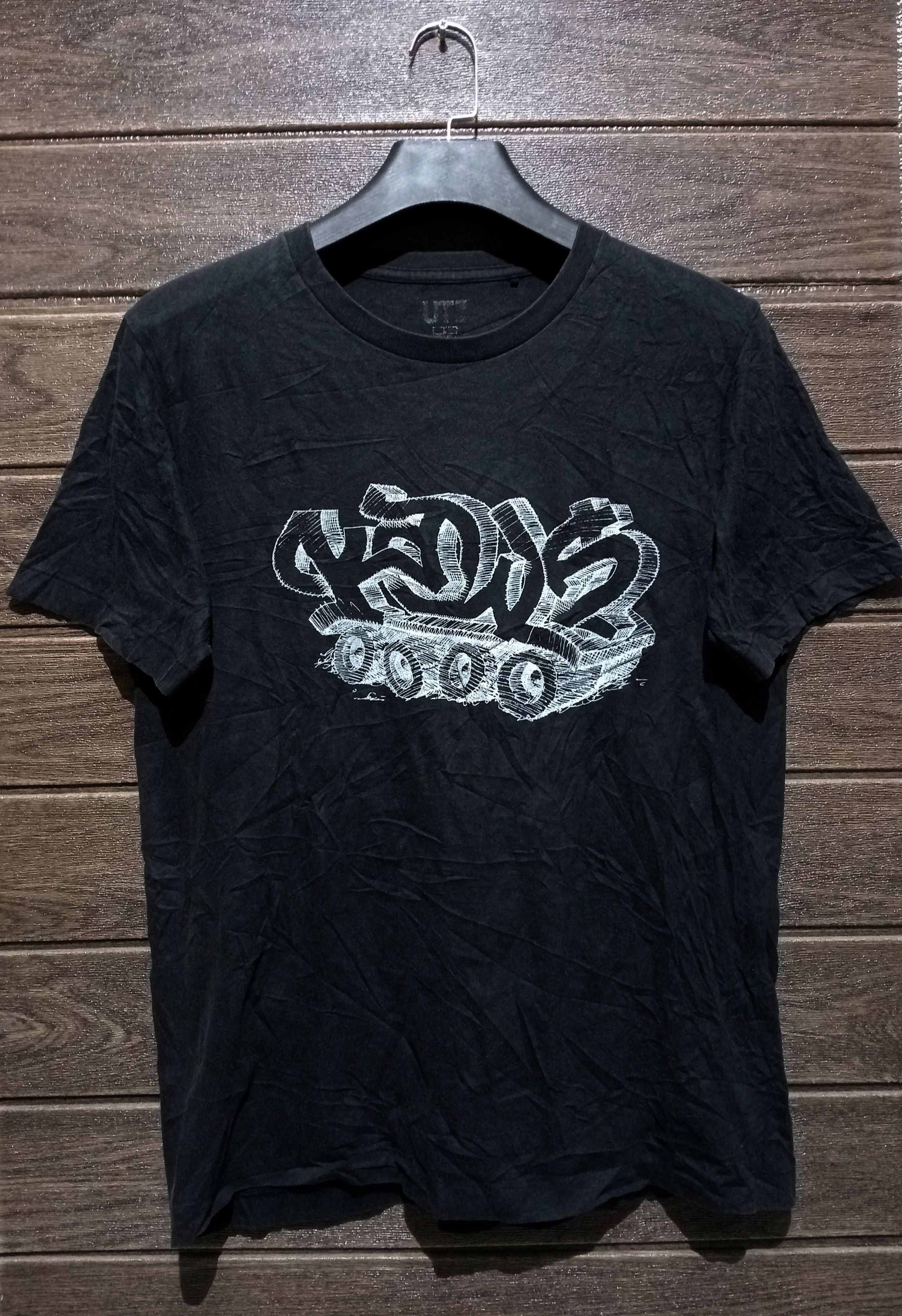 Kaws KAWS Uniqlo Wordmark Single Stitch Tee Size US M / EU 48-50 / 2 - 1 Thumbnail