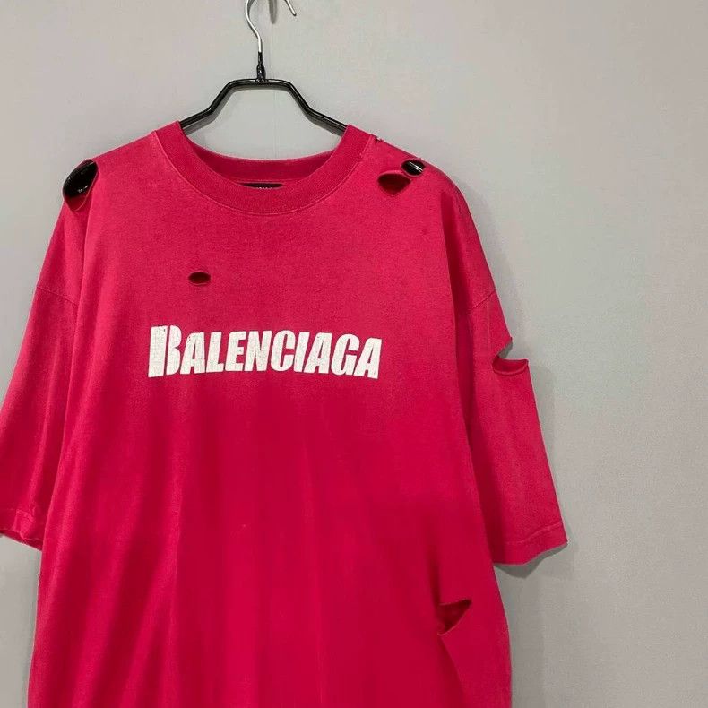 Balenciaga Balenciaga Damaged logo short sleeves Size US XS / EU 42 / 0 - 1 Thumbnail