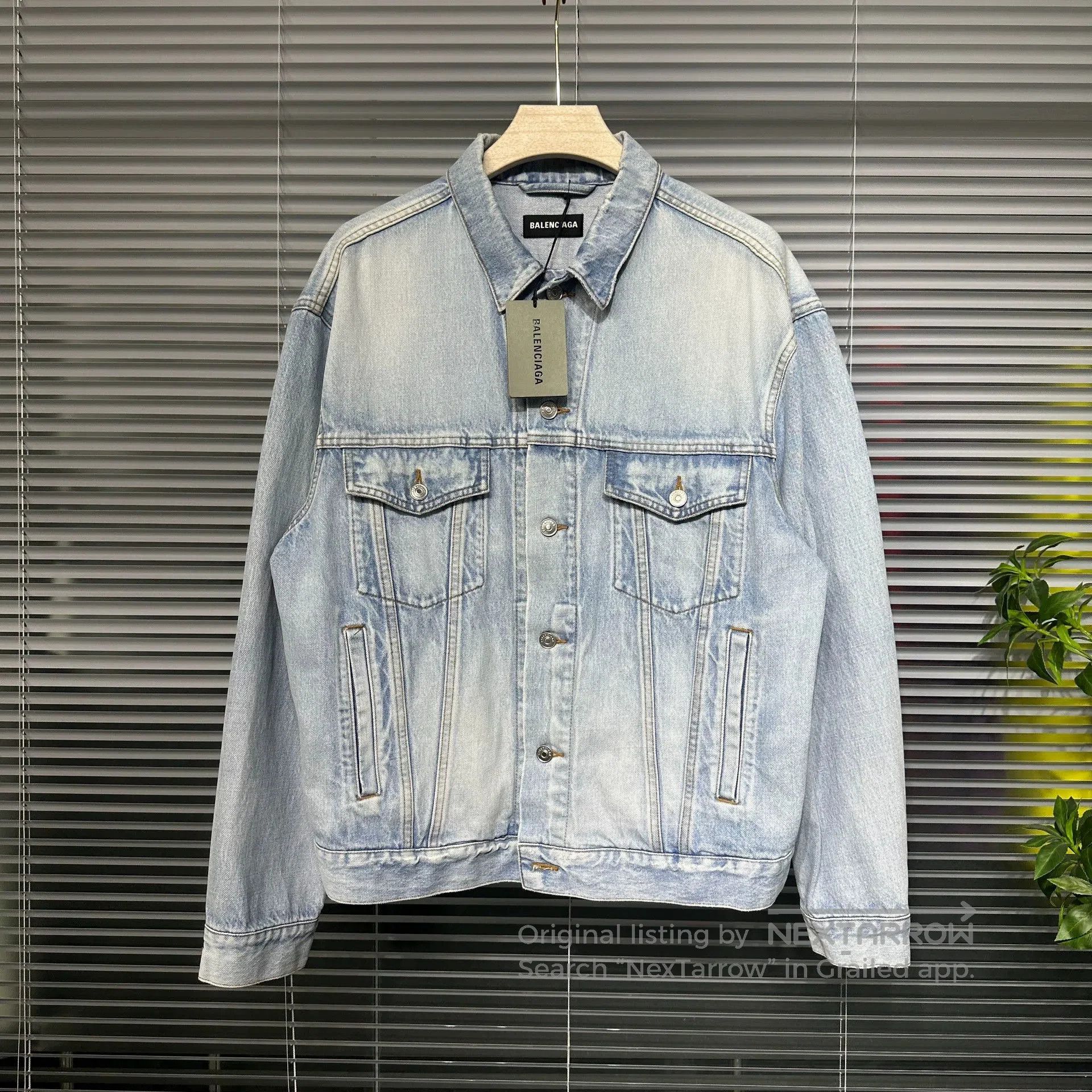 Balenciaga Balenciaga Washed Denim Jacket with Logo. Size US S / EU 44-46 / 1 - 2 Thumbnail