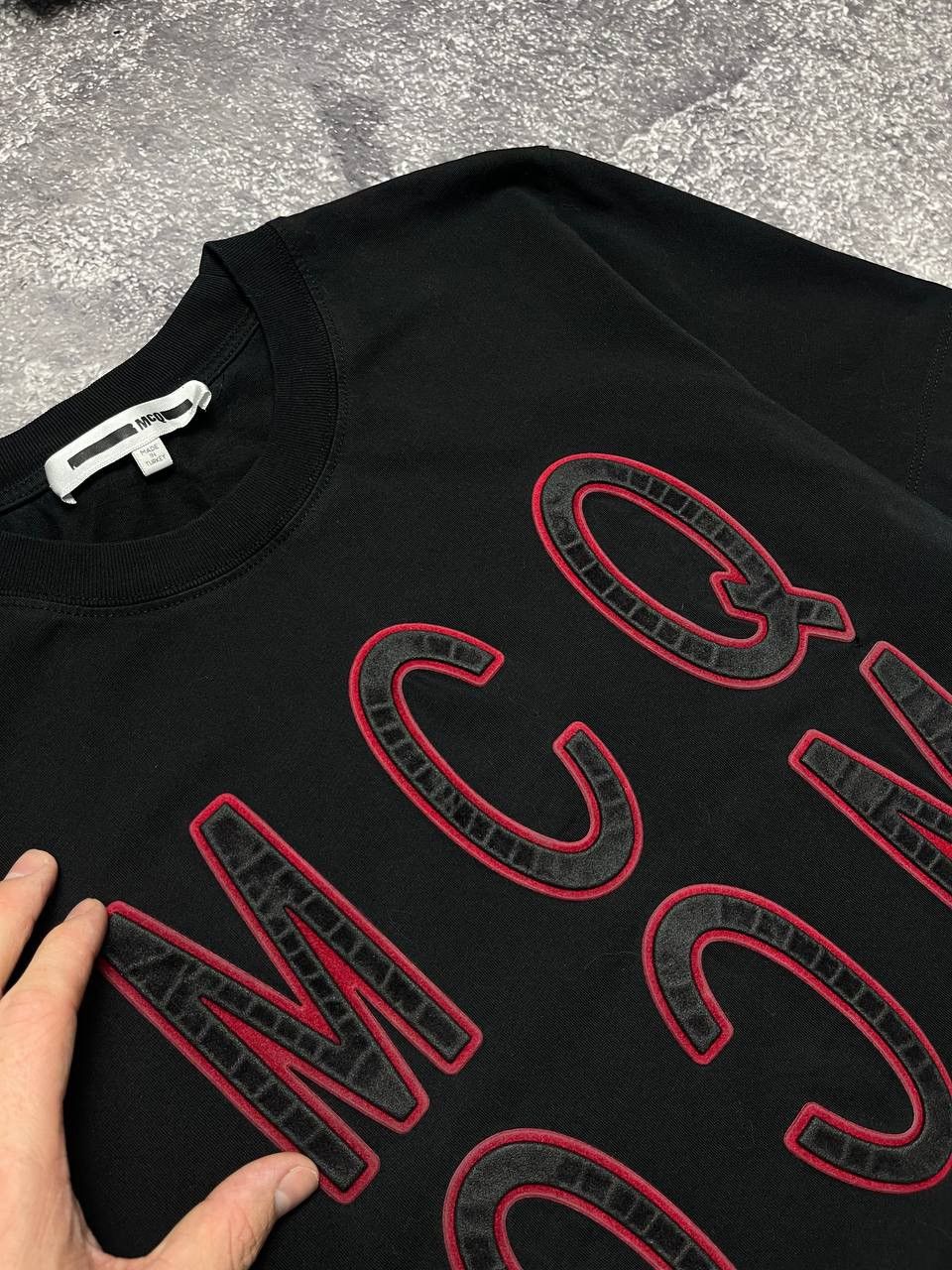 Alexander McQueen Vintage Alexander McQueen MCQ Luxury Logo Avant Garde Tee Size US XS / EU 42 / 0 - 5 Thumbnail