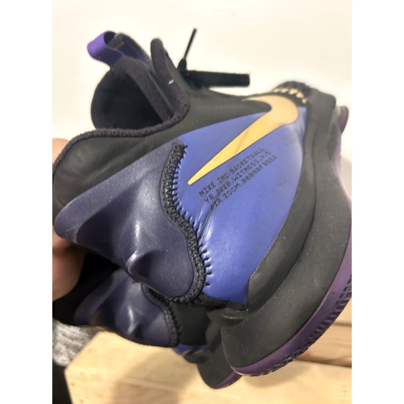Nike Nike LeBron Witness V-Fierce Purple/Metallic Gold Sneaker CQ9380-003 Men's High Top Size 10 Black Leather Basketball Athletic Shoes Size US 9 / EU 42 - 7 Thumbnail