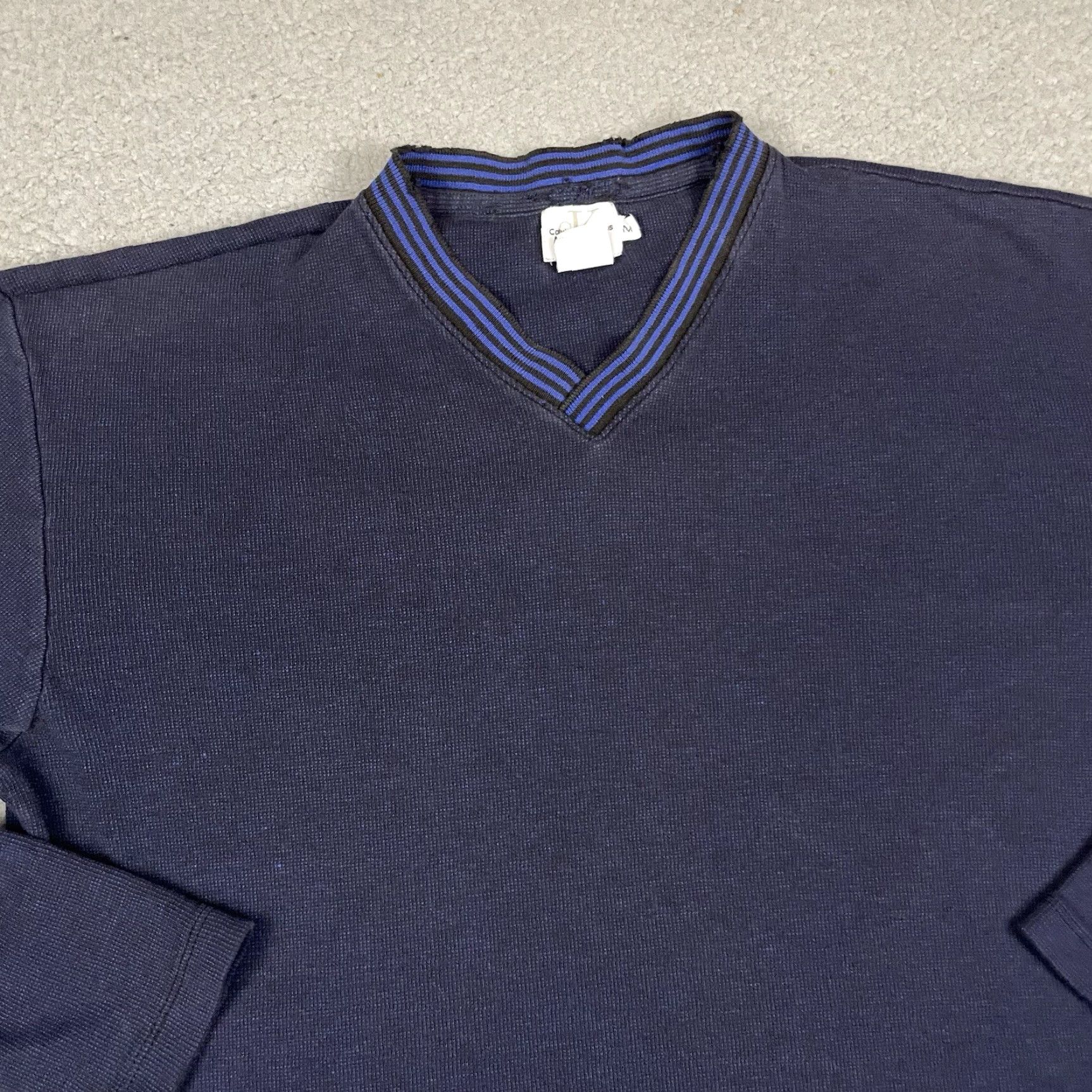 Calvin Klein VINTAGE Calvin Klein Jeans Shirt Womens M Blue Distressed Pullover Sweater 90s Casual Womens Size M / US 6-8 / IT 42-44 - 2 Thumbnail