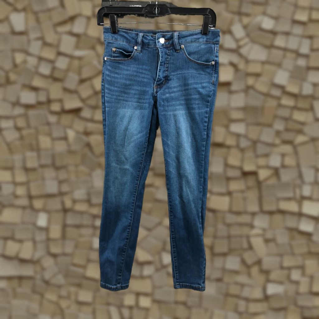 Vintage Tahari Jeans Skinny Tahari 2 Womens Jeans Medium Blue 26in Inseam 5-Pocket Denim Cotton Regular Modern American Vintage? Size 26" / US 2 / IT 38 - 1 Thumbnail
