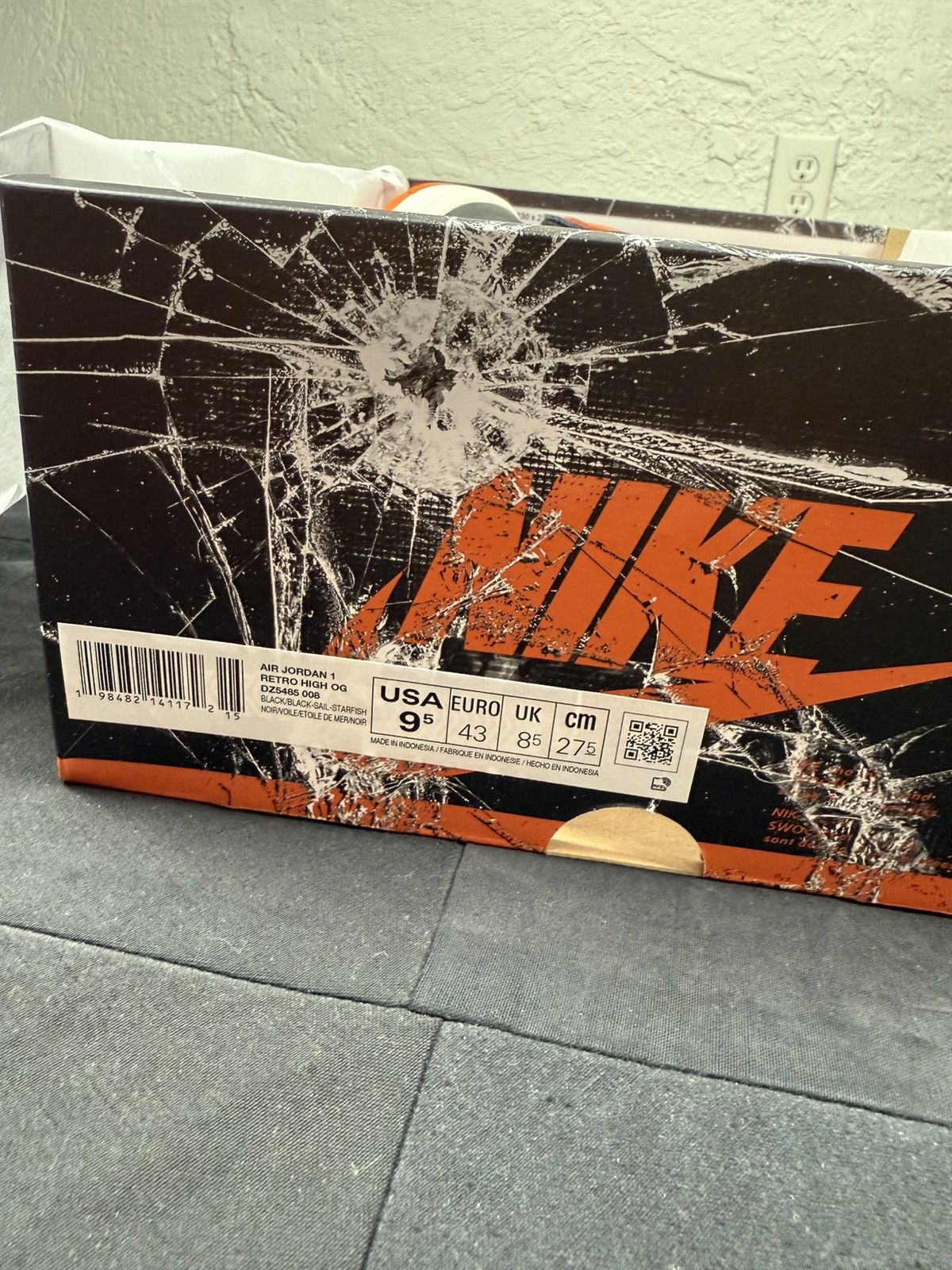 Nike Jordan 1 Retro High OG "Shattered Backboard" Size US 9.5 / EU 42-43 - 2 Thumbnail