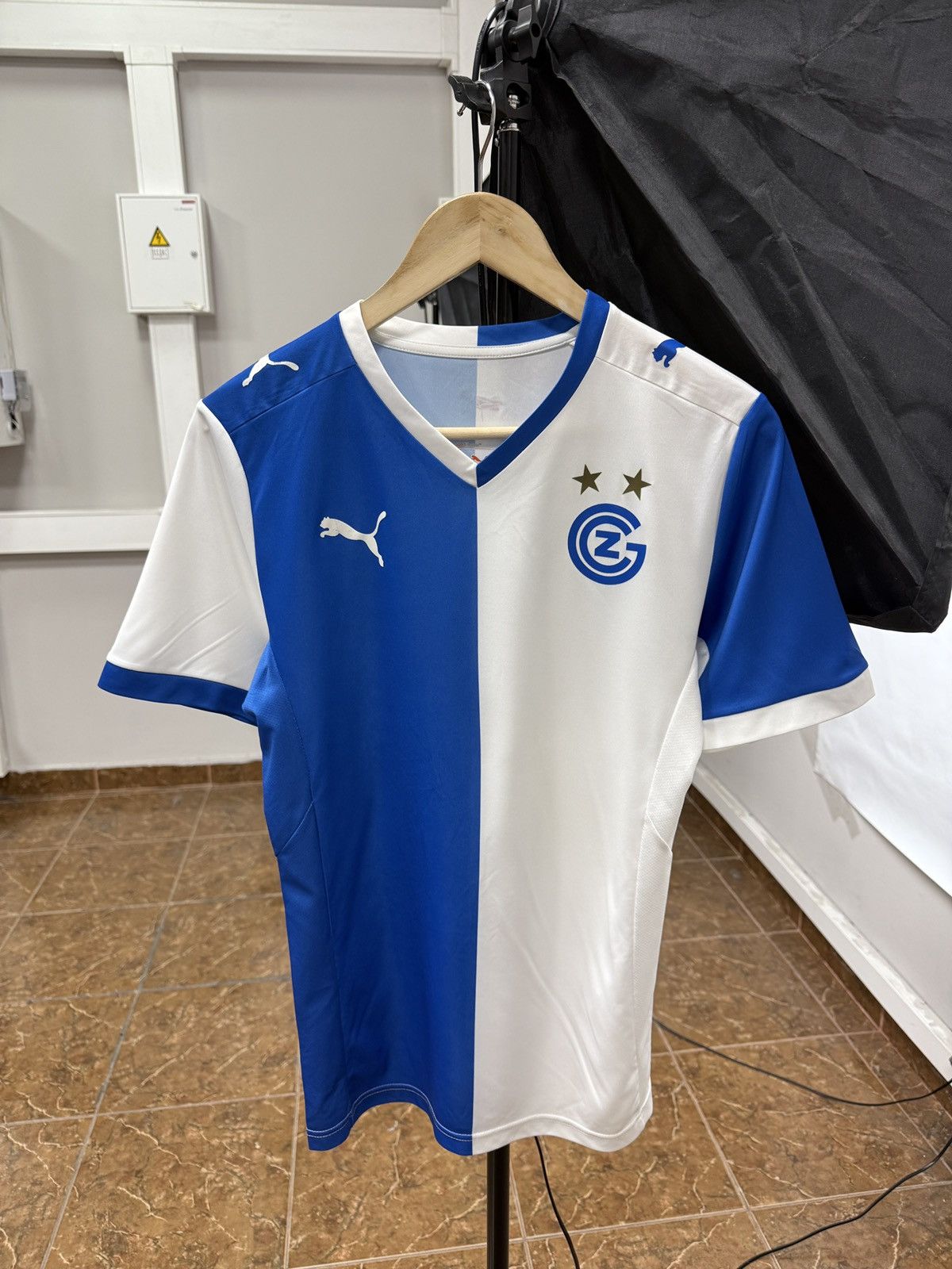 Puma 🇨🇭 Vintage Puma Grasshopper Club Zurich Switzerland Soccer Size US S / EU 44-46 / 1 - 1 Thumbnail