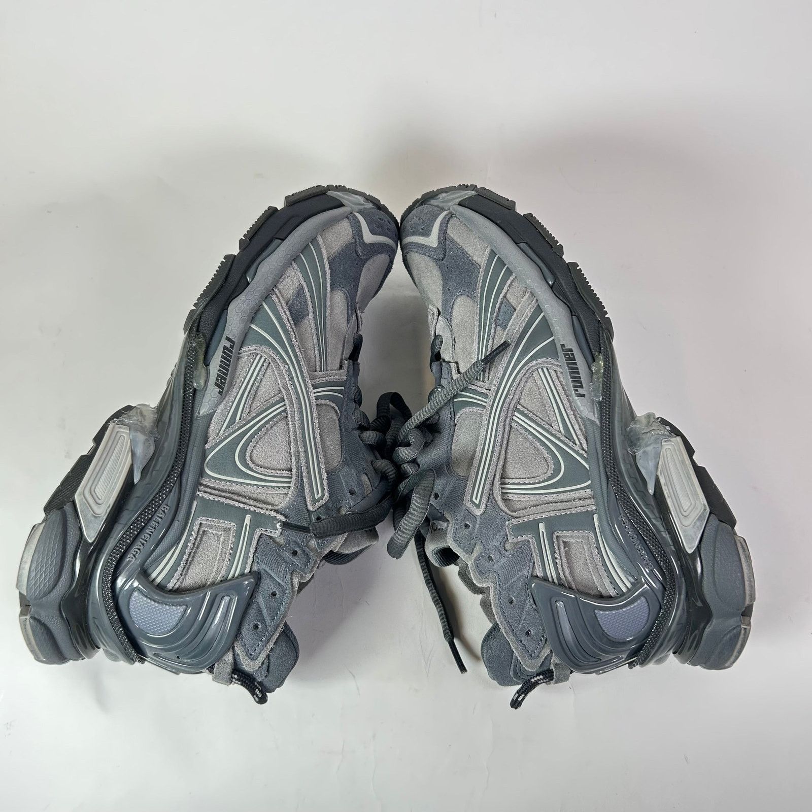 Balenciaga Balenciaga Grey Suede Runners Size US 8 / EU 41 - 4 Thumbnail