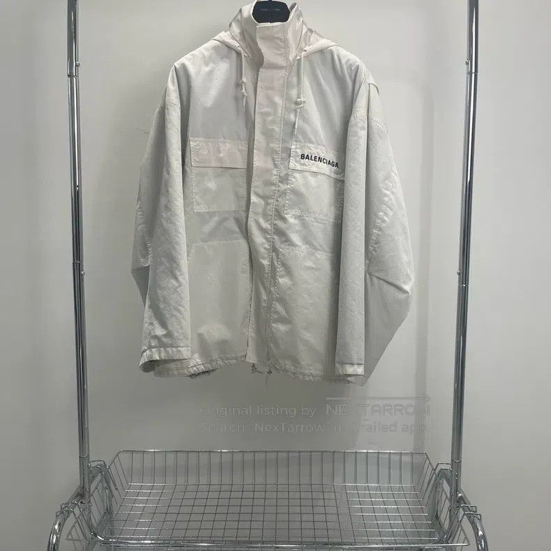Balenciaga Balenciaga White Embroidered Logo Insulated Cotton Jacket Size US S / EU 44-46 / 1 - 1 Thumbnail