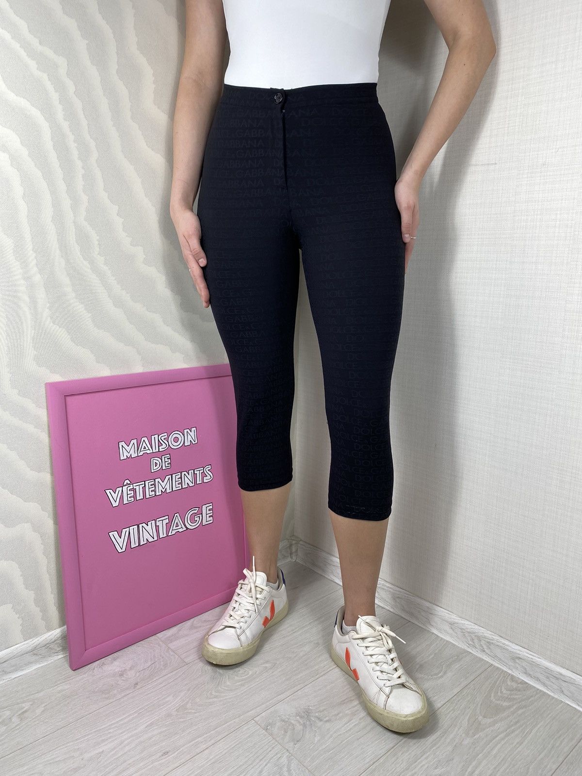 Dolce & Gabbana Dolce & Gabbana Mare Capri Pants Size 27" / US 4 / IT 40 - 1 Thumbnail