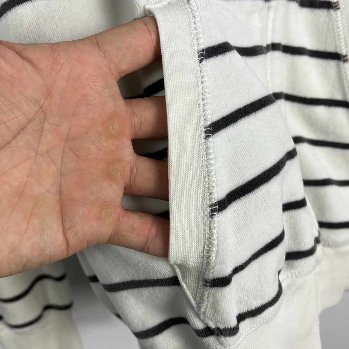 Nike Vintage Nike Striped Velour Zip Up Hoodie Y2K White Top Size S / US 4 / IT 40 - 13 Thumbnail