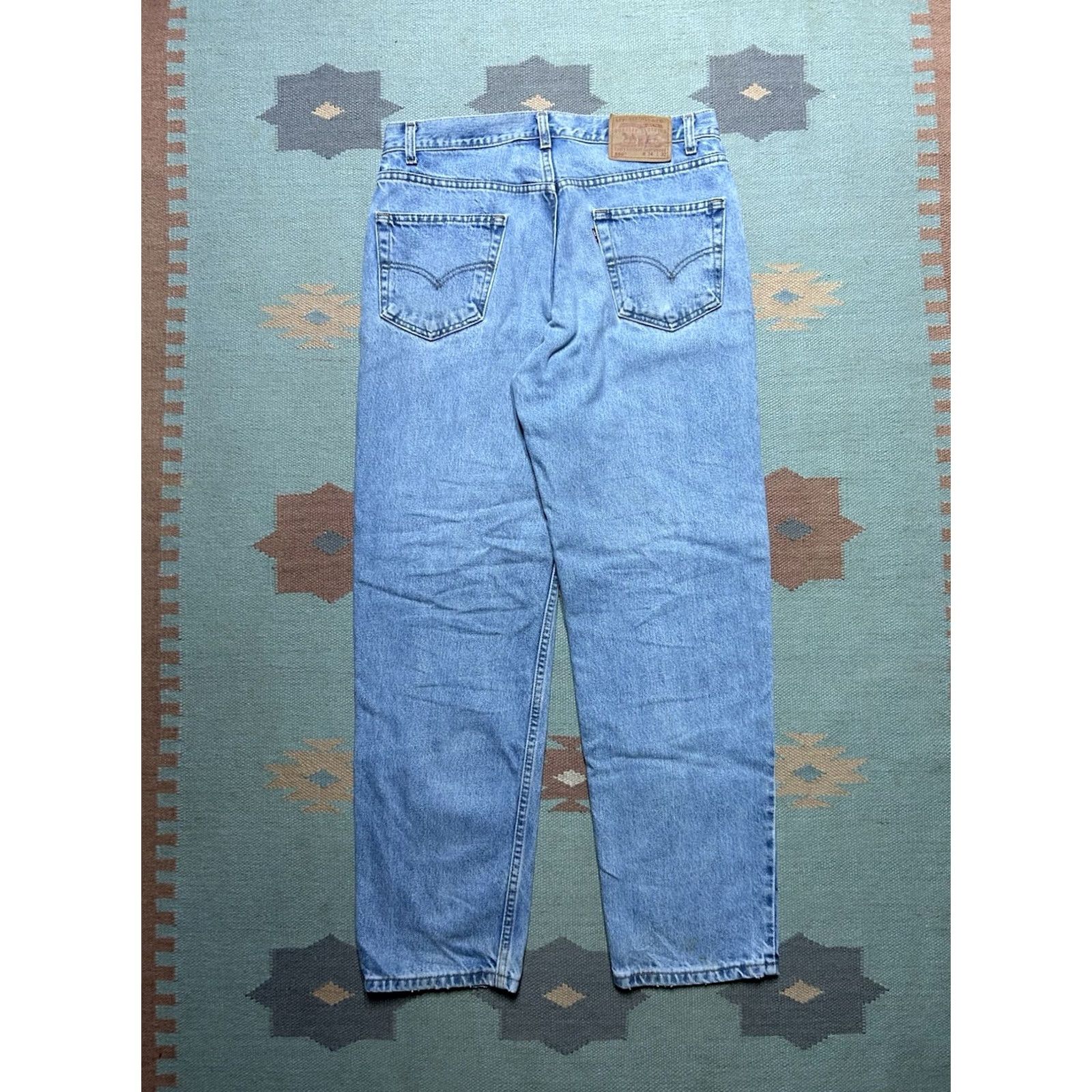 Levi's VINTAGE Levi’s 550 Jeans Relaxed Fit Skater Jeans Men 33x32 Light Wash USA Blue 90s Straight Mens Size US 33 - 7 Thumbnail