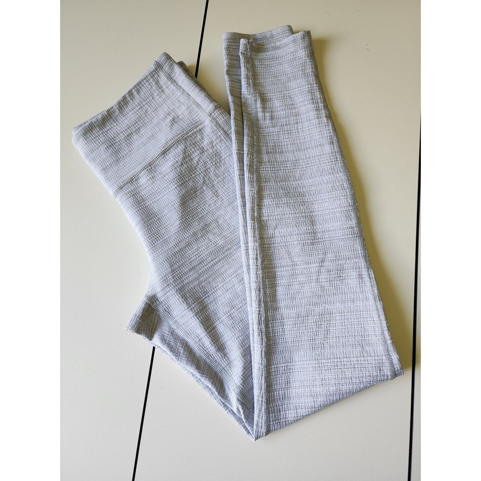 Athleta Athleta Yoga Pants Womens Medium Gray Size 27" / US 4 / IT 40 - 1 Thumbnail