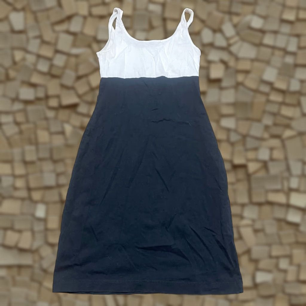 H&M H&M Dress, Girl's Size 4, Black White, Black Buttons, Sleeveless Size S / US 4 / IT 40 - 1 Thumbnail
