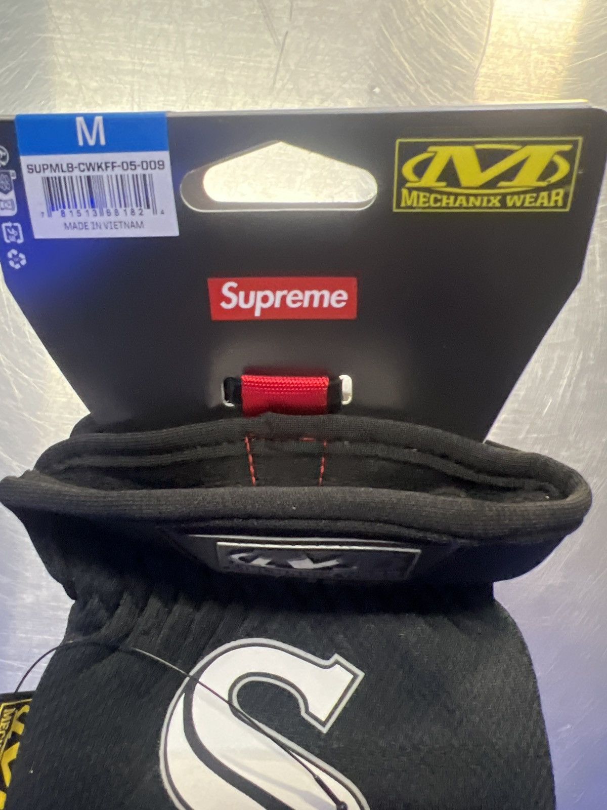 Supreme Supreme x white soxs gloves Size ONE SIZE - 4 Thumbnail