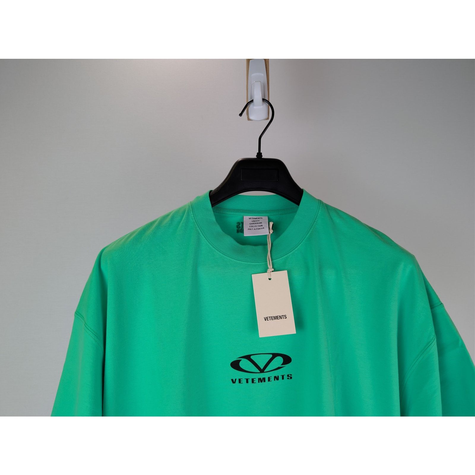 Vetements o1rshd1 Oval Logo Cropped Boxy T-Shirt in Green Size US L / EU 52-54 / 3 - 3 Thumbnail