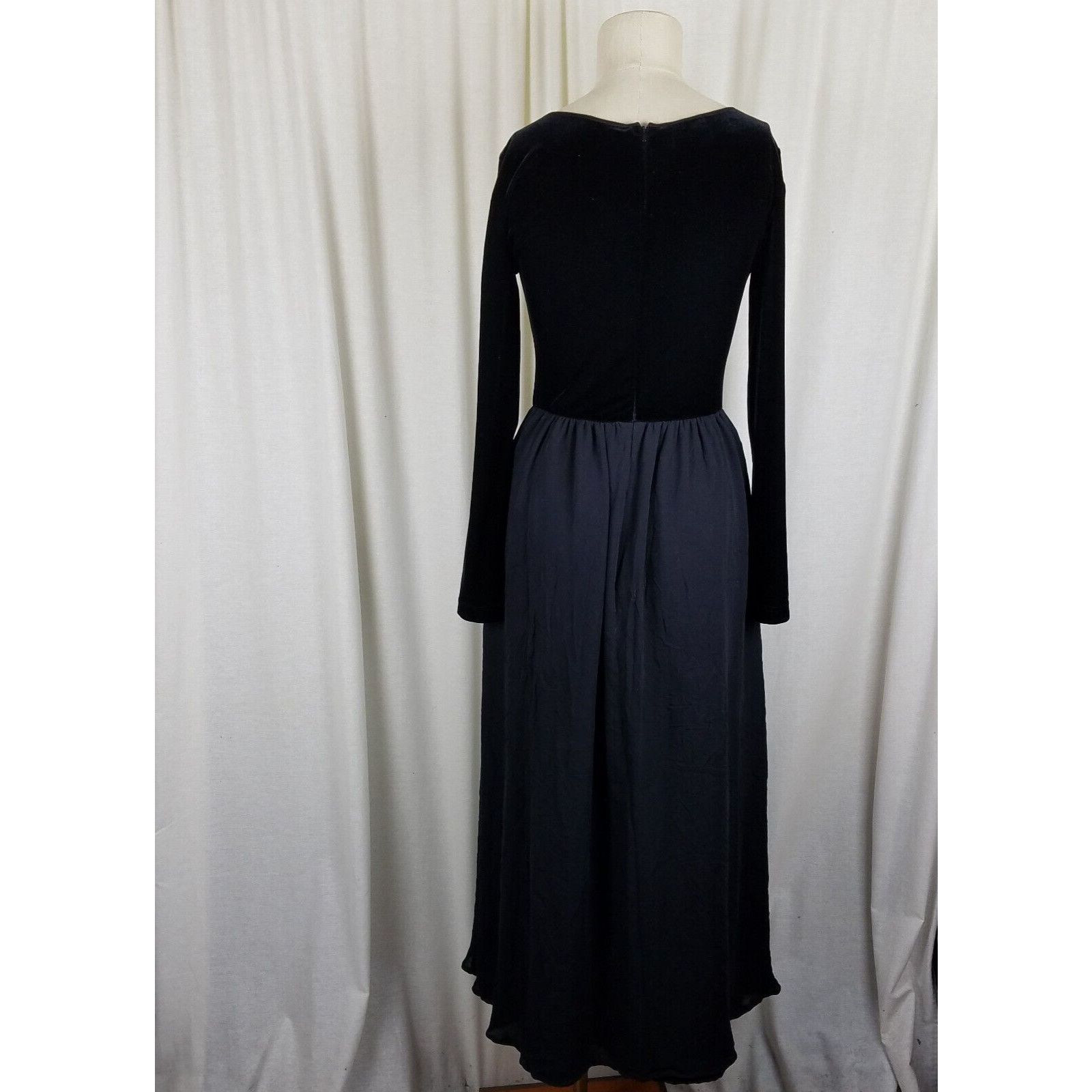 Laura Ashley Laura Ashley Velvet Silk Maxi Dress Cottagecore Prairie Size M / US 6-8 / IT 42-44 - 4 Thumbnail