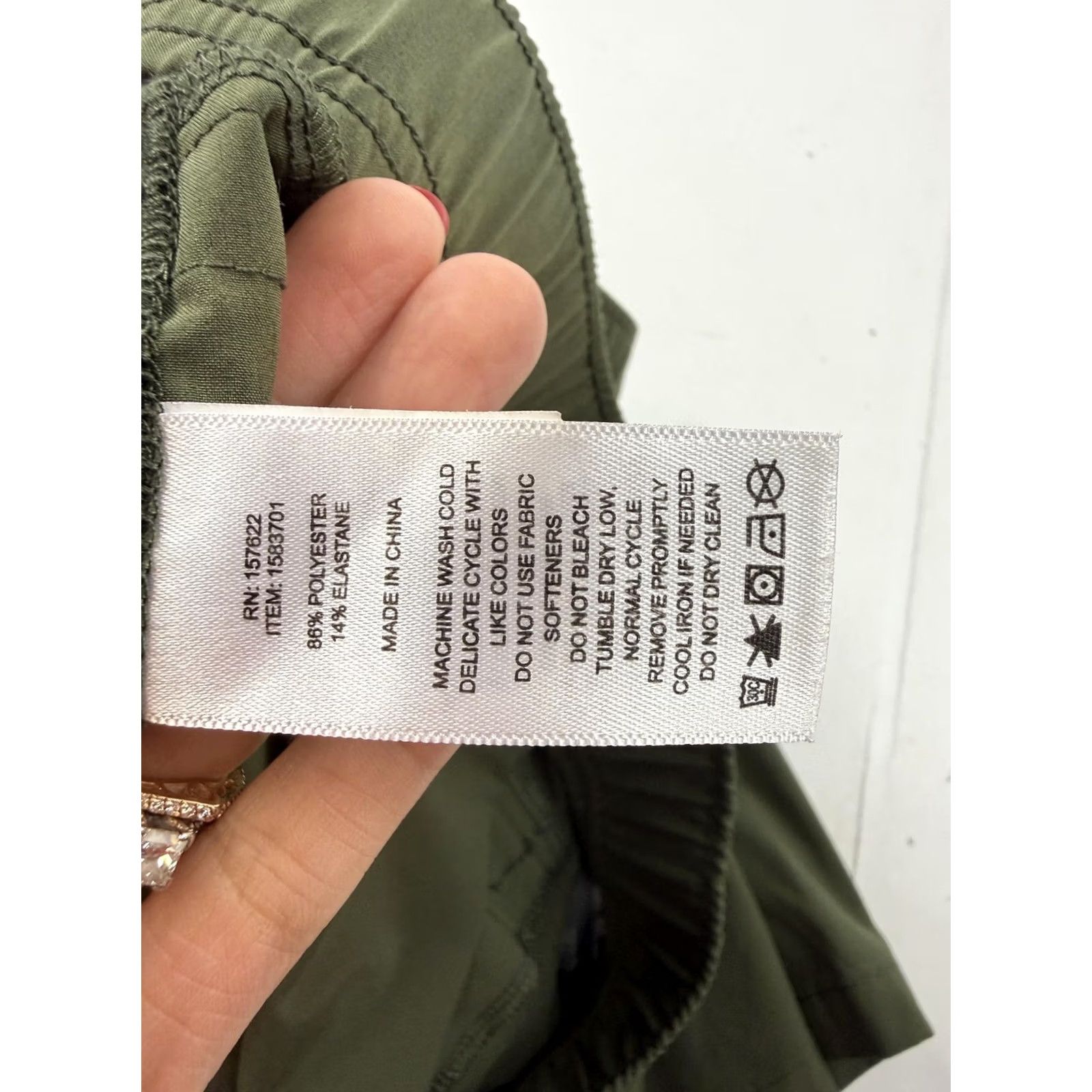 Eddie Bauer Eddie Bauer Pants Womens XL Green Pull On Elastic Waist Hiking Travel Khakis Size 40" / US 18 - 6 Thumbnail