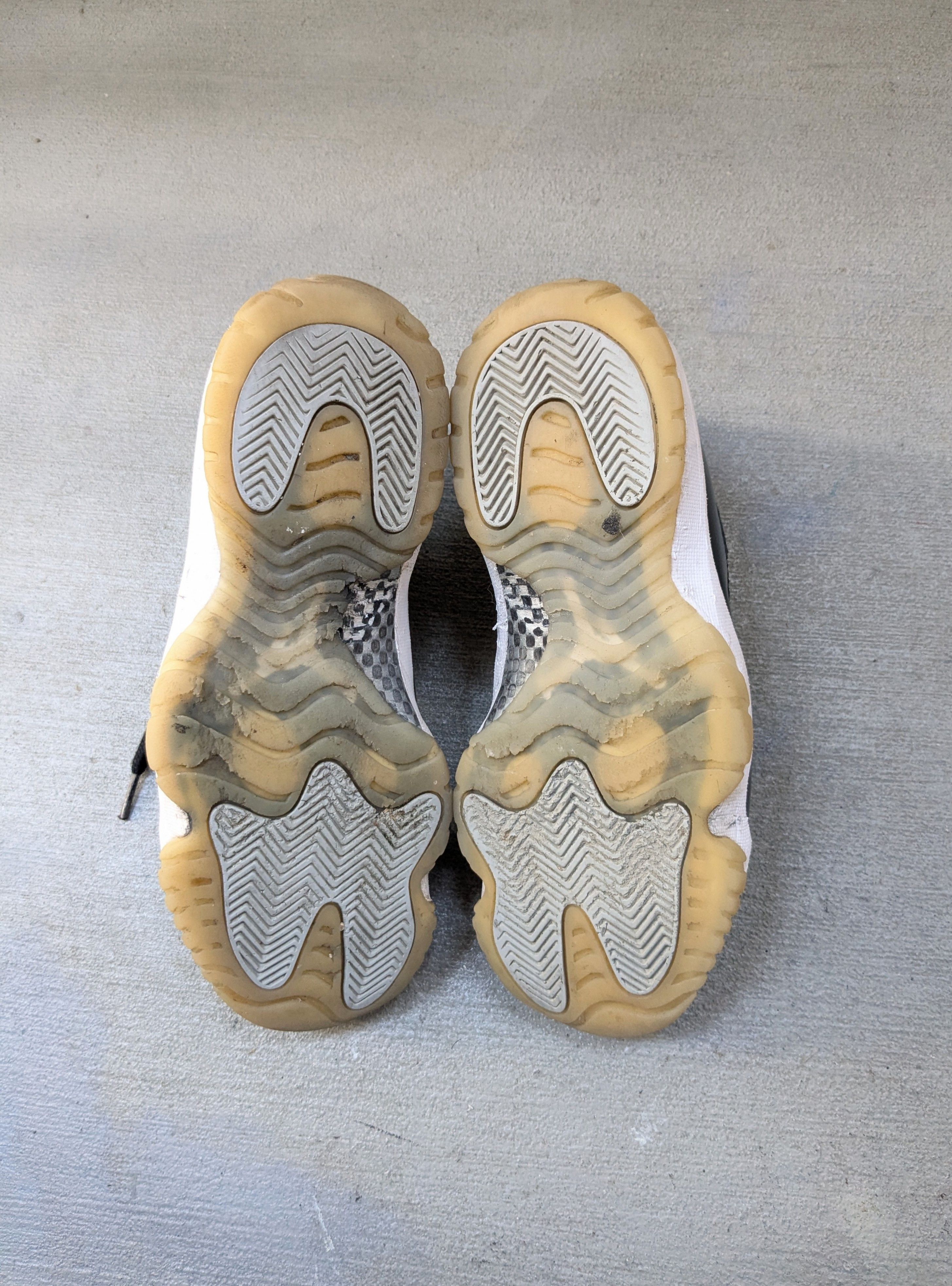 Jordan Brand Air Jordan 11 Retro 'Jubilee' 8 Black White CT8012-011 Size US 8 / EU 41 - 18 Thumbnail