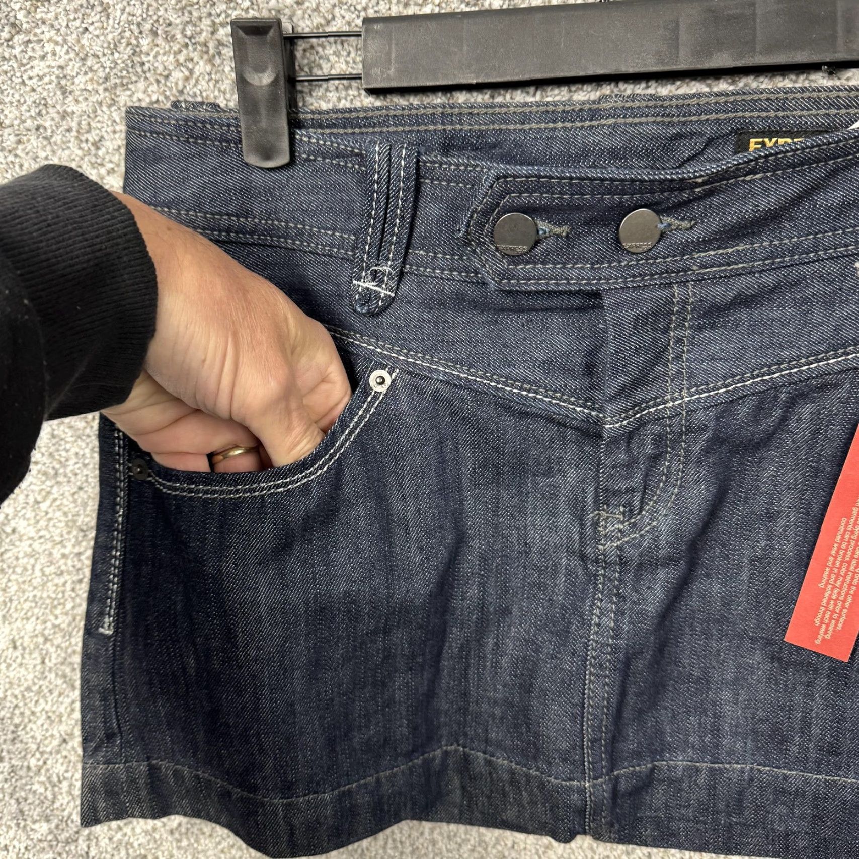 Express Y2K Express Jeans Mini Skirt Size 6 Womens Denim Short Blue Pockets Zip 6 Express Jeans Vintage No Menus? Size 28" / US 6 / IT 42 - 4 Thumbnail
