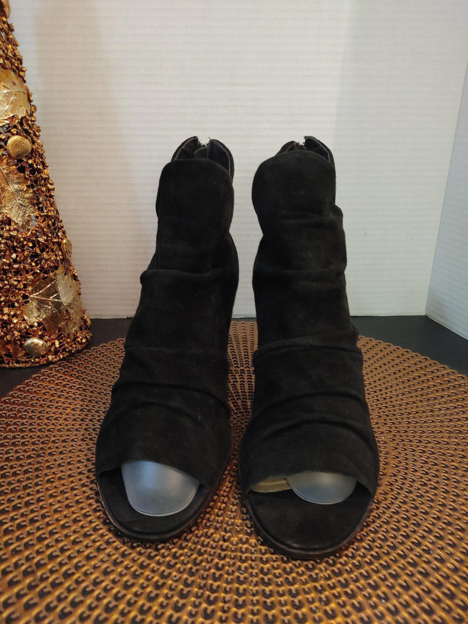Elie Tahari Tahari Devina Booties Size 8.5 Size US 8.5 / IT 38.5 - 2 Thumbnail