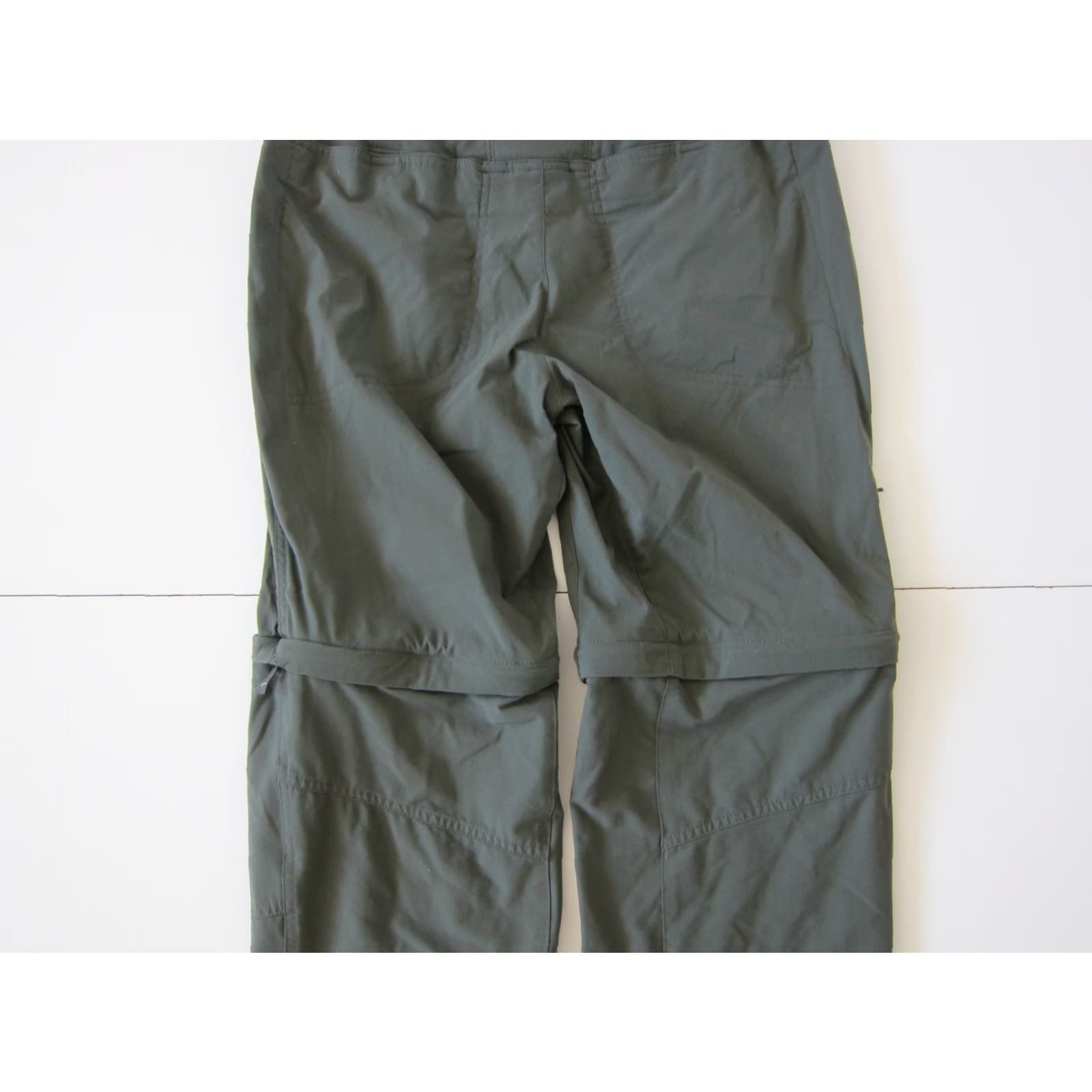 Vintage Columbia Omni Shield Army Green Nylon Stretch Convertible Pocket Cargo Pant 12S Womens Size 34" / US 12 / IT 48 - 6 Thumbnail