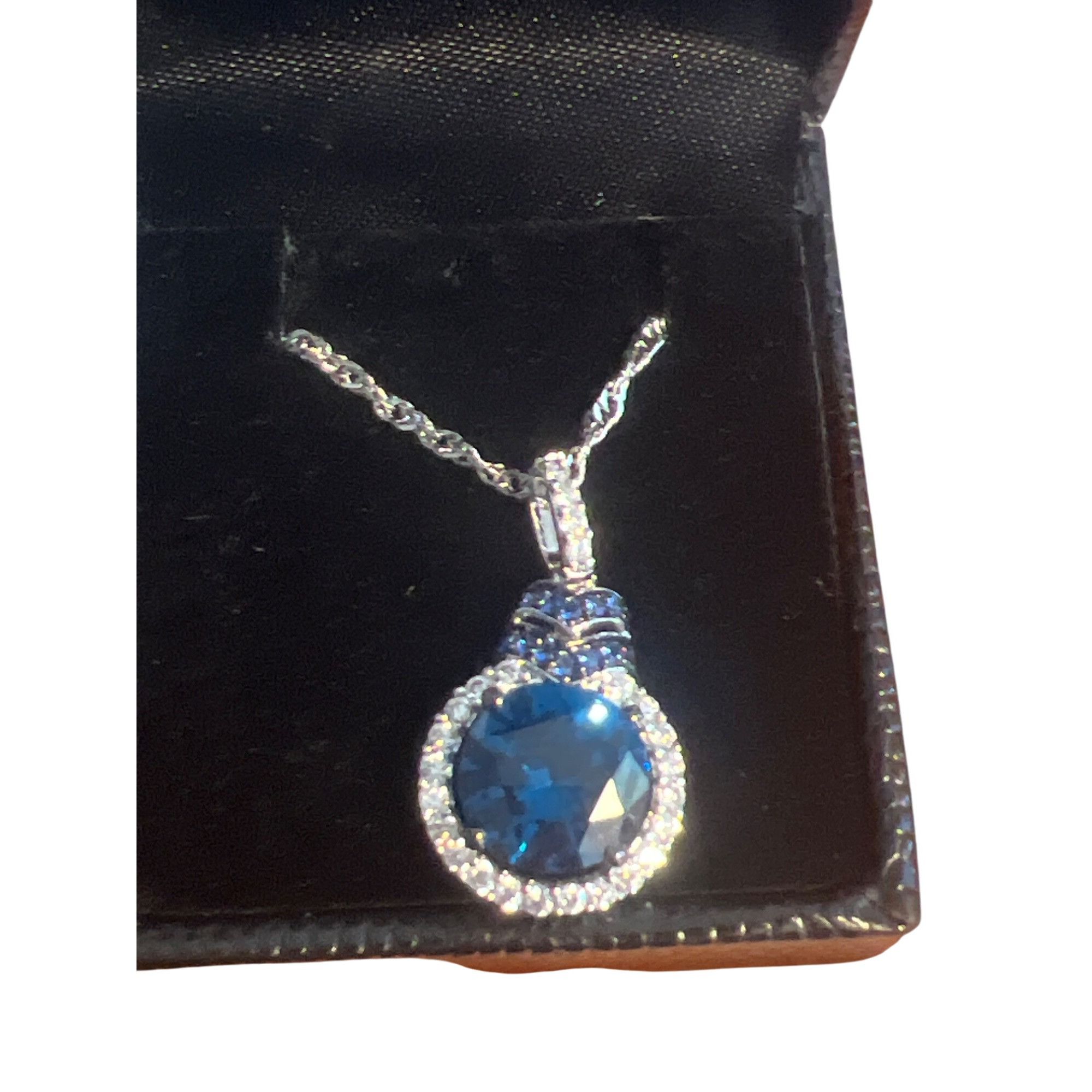 Other Gold Coast Necklace Silver Tone Blue Crystal Rhinestone Pend Size ONE SIZE - 2 Thumbnail