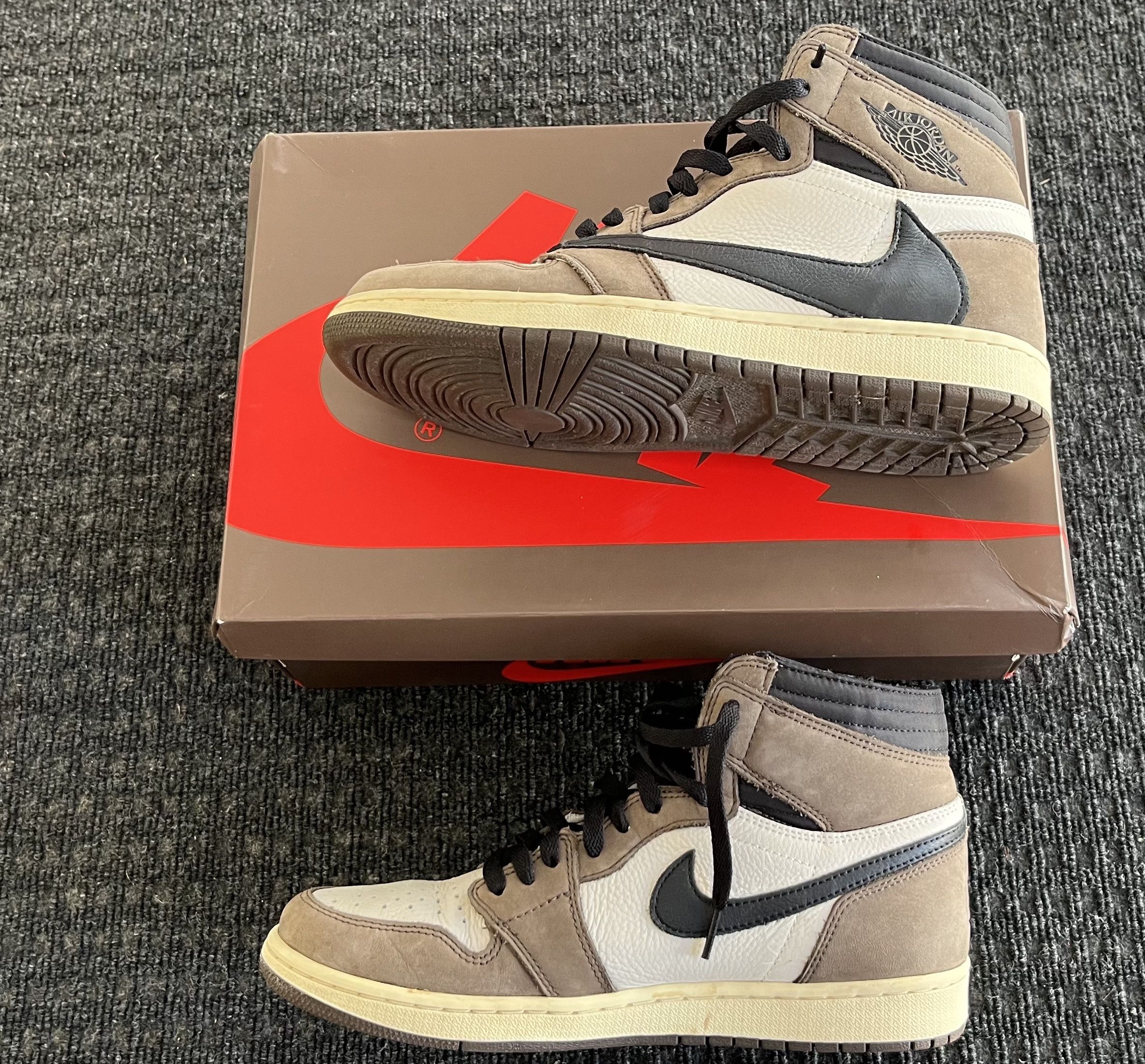 Nike × Travis Scott Travis Scott x Air Jordan 1 Retro High OG 'Mocha' Size US 10 / EU 43 - 2 Thumbnail