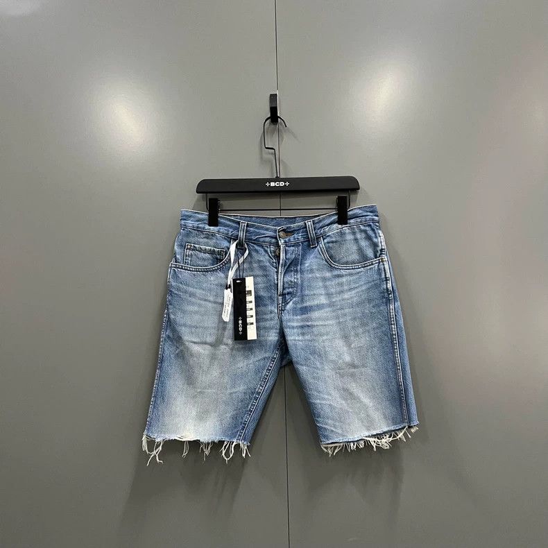 Gucci Gucci Blue Distressed Denim Shorts Size 95 - dmc Size US 31 - 1 Thumbnail