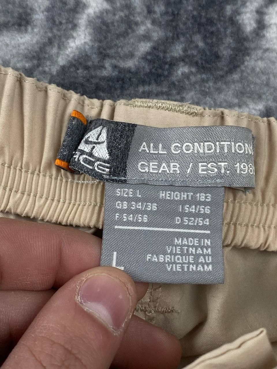Nike ACG Vintage Nike ACG Cargo Baggy Pants Y2K Men Size L Beige Size US 34 / EU 50 - 9 Thumbnail