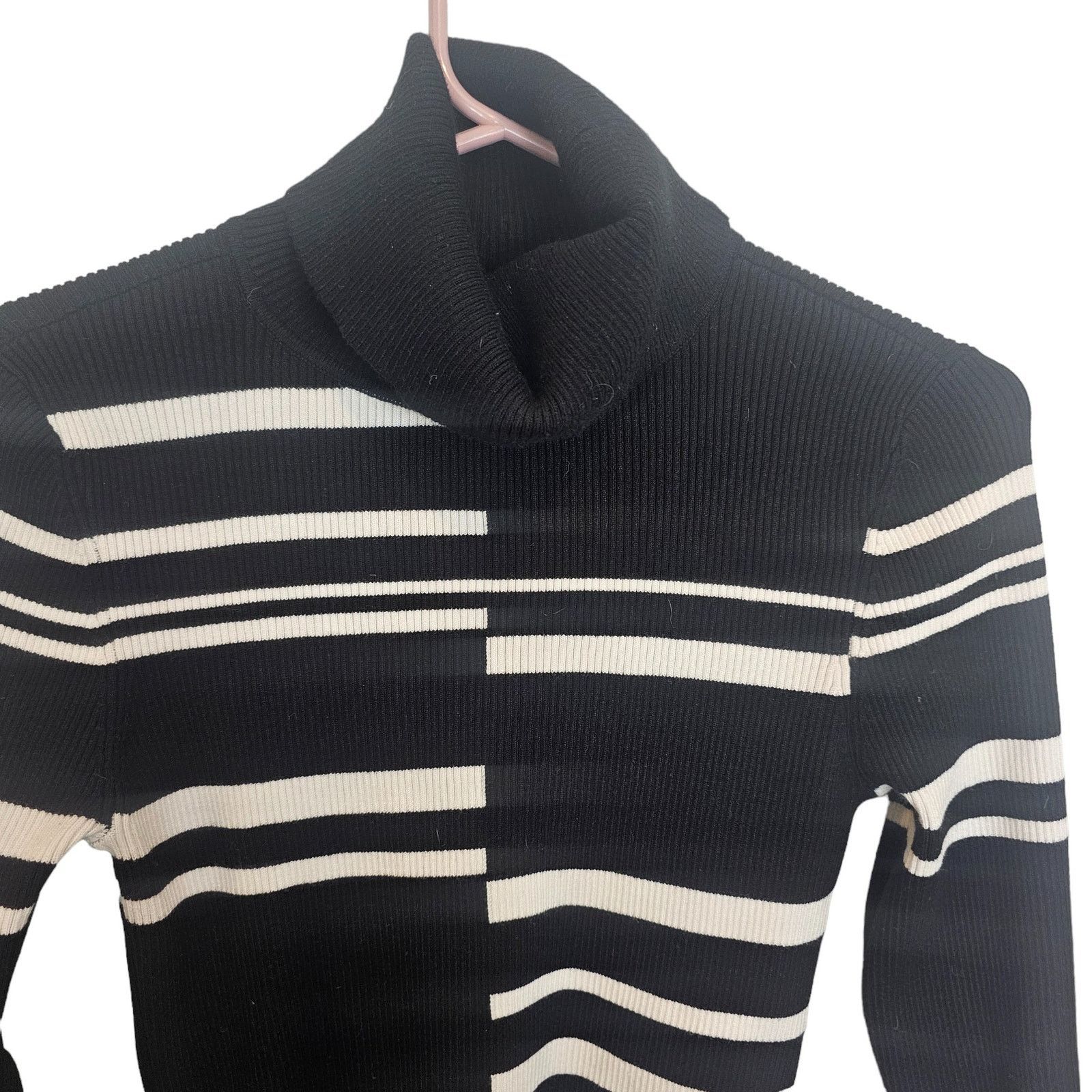 White House Black Market White House Black Market Turtleneck Sweater Size M Striped Size M / US 6-8 / IT 42-44 - 2 Thumbnail