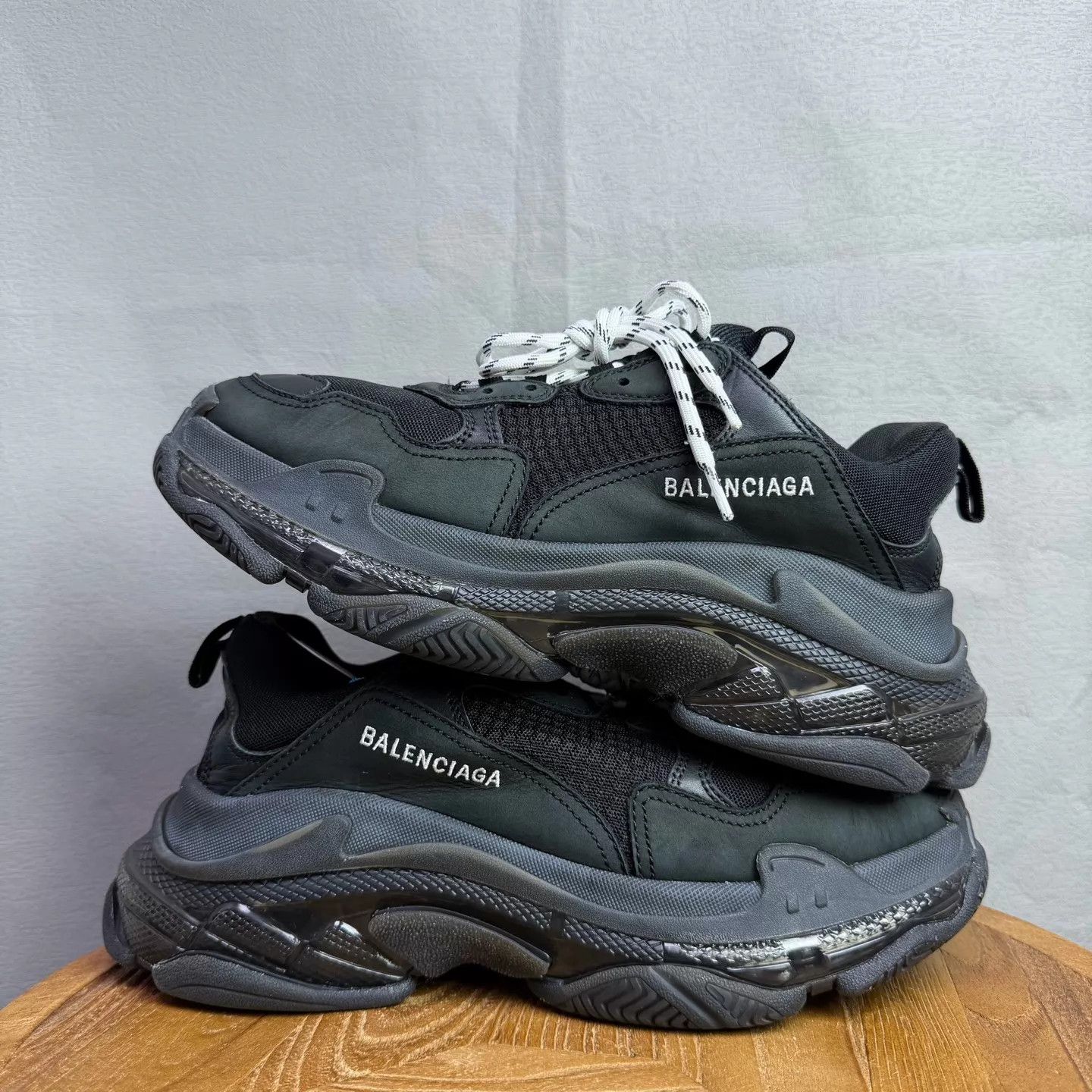 Balenciaga Balenciaga Triple S Distressed Black 42 Size US 9 / EU 42 - 2 Thumbnail