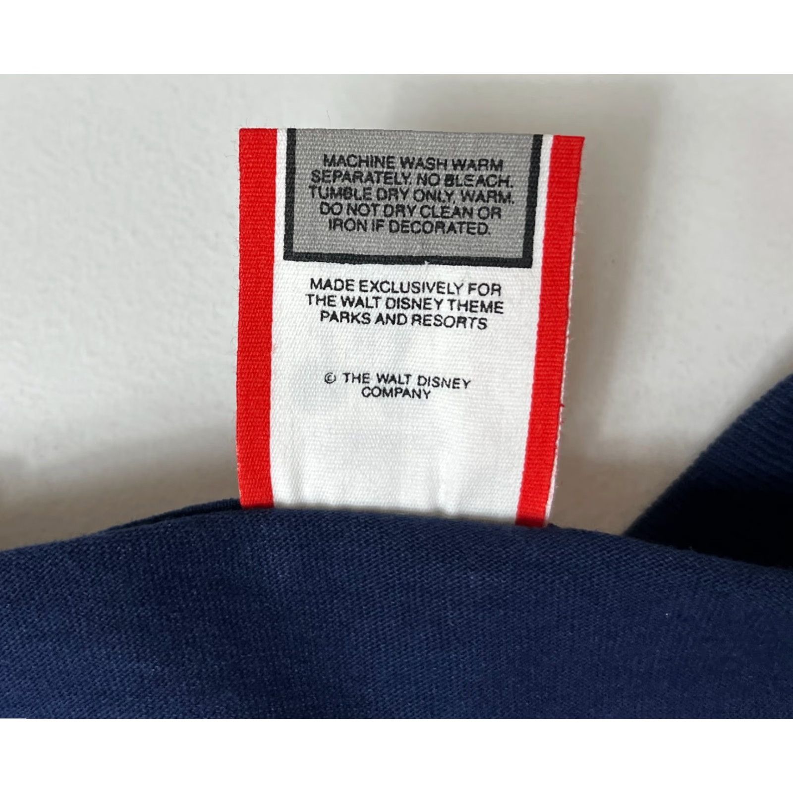 Vintage VINTAGE Disney Designs T-Shirt 2XL Mens Mickey Mouse Disney World Blue Cotton Crew Neck Short Sleeve USA 1990s Cartoon 90s Size US XXL / EU 58 / 5 - 6 Thumbnail