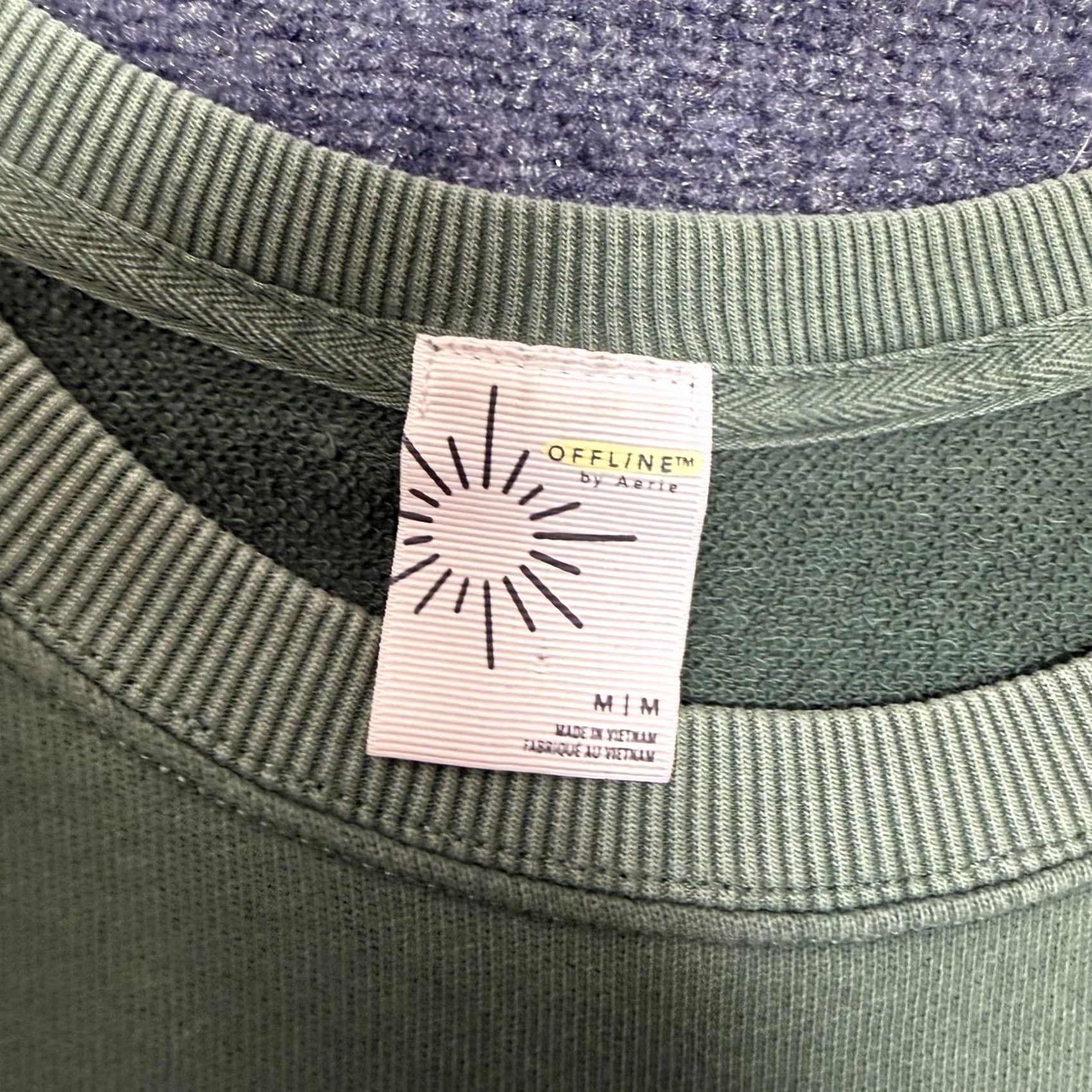 Vintage OFFLINE by Aerie Sweatshirt Womens M Green Running Late Cropped Graphic Crew Neck Pullover Casual Relaxed Top Size M / US 6-8 / IT 42-44 - 6 Thumbnail