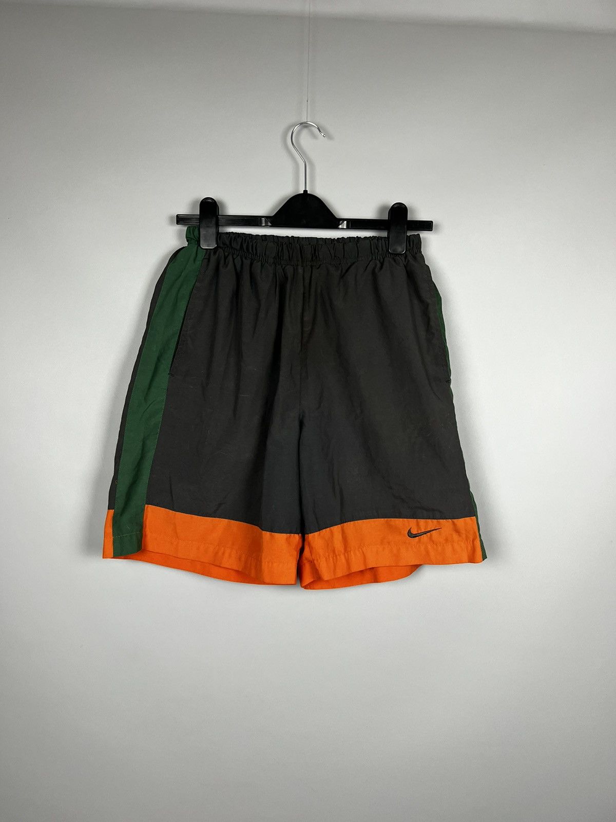 Nike × Vintage (S-M) Nike vintage nylon shorts Y2K Size US 30 / EU 46 - 1 Thumbnail
