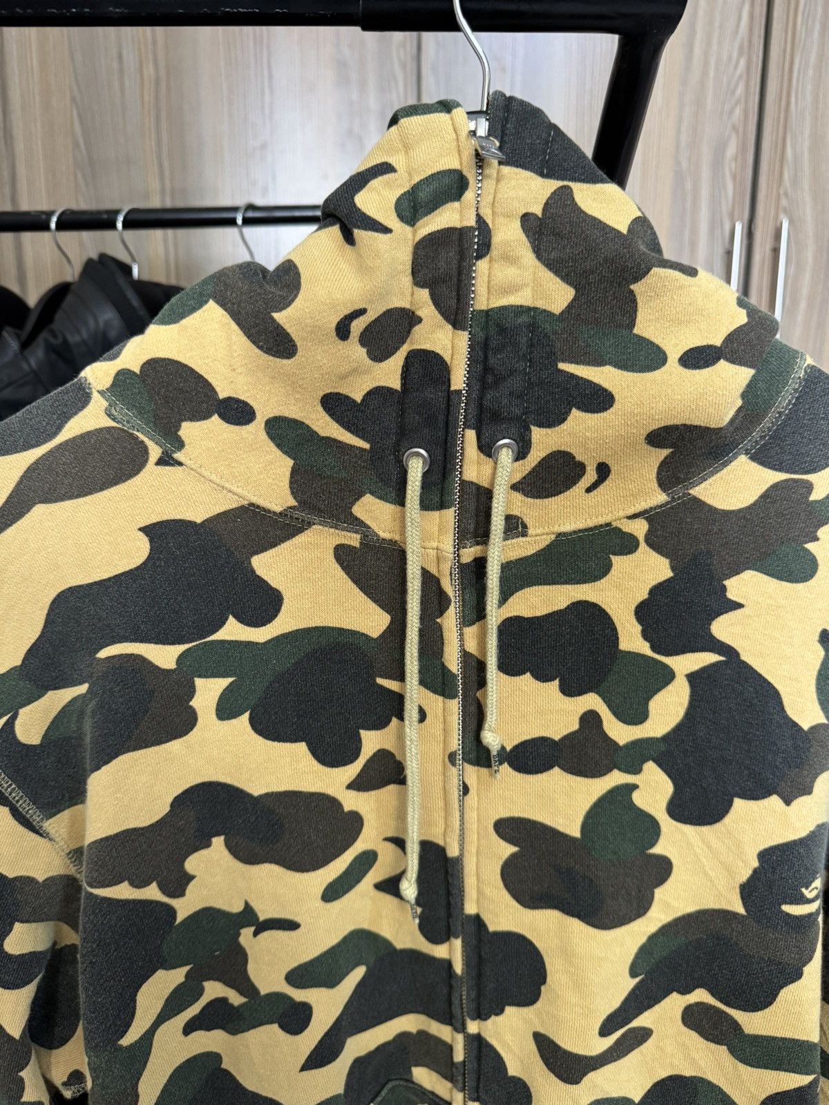 Bape 🕷️💥 Bape Camo hoodie , Rare Size US XL / EU 56 / 4 - 5 Thumbnail