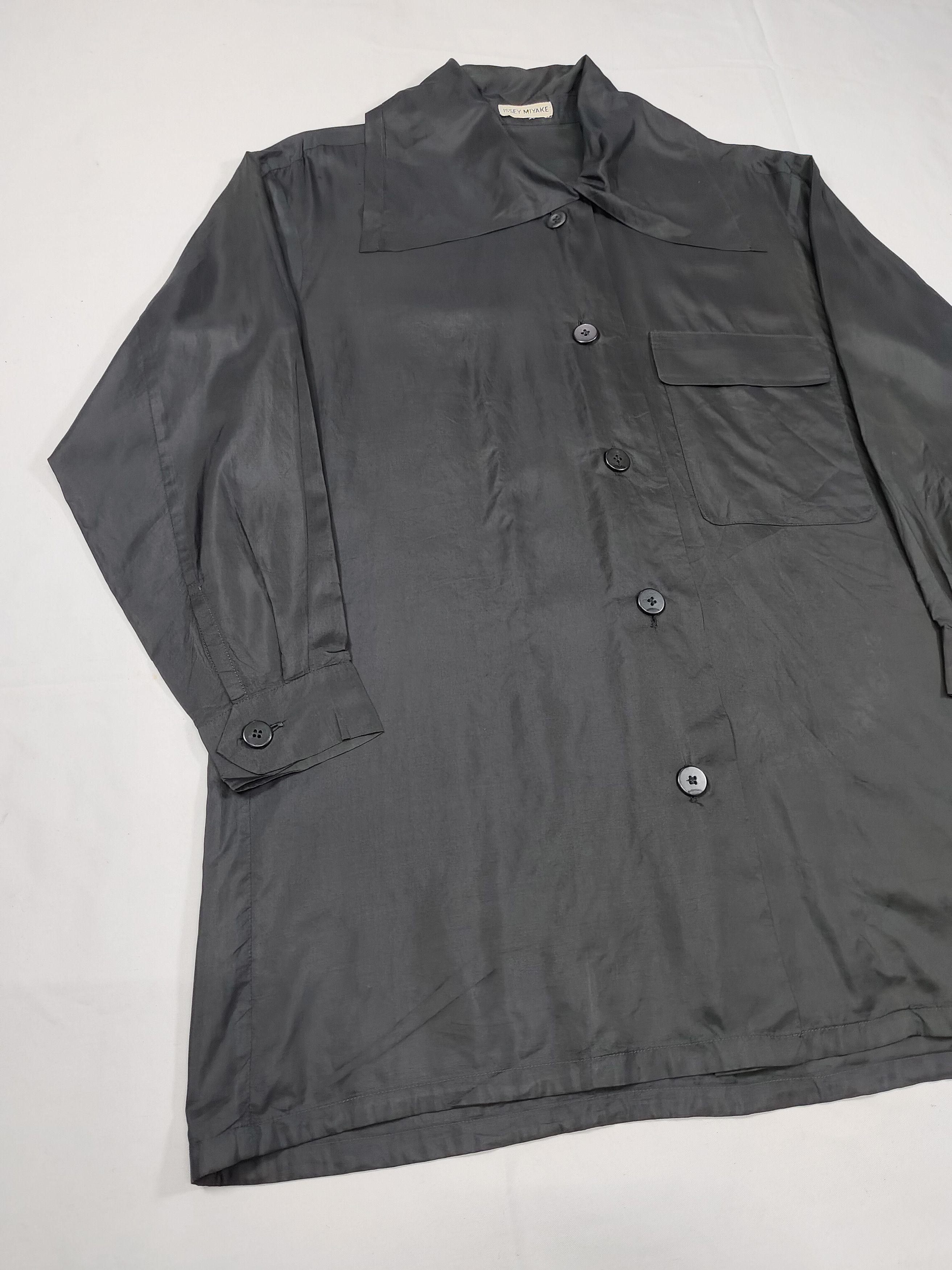 Issey Miyake 90s Issey Miyake🇯🇵 Sculptural Collar Oversized Satin Shirt Size L / US 10 / IT 46 - 9 Thumbnail
